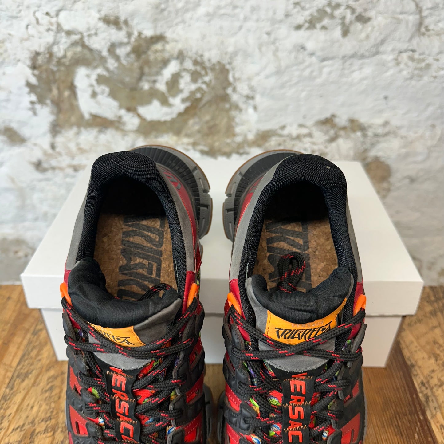 Versace Chain Reaction Red Black Sz 9 (42) No Box