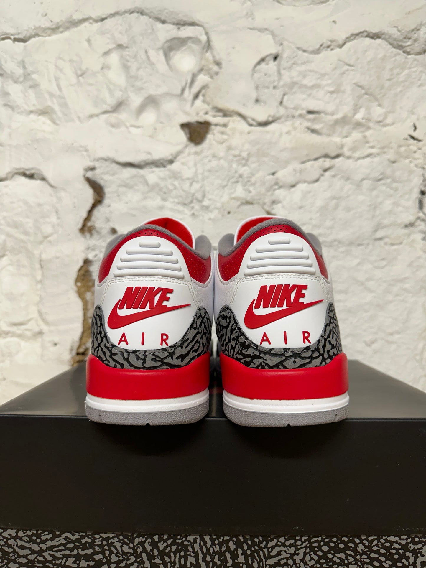 Air Jordan 3 Fire Red Sz 11.5 DS