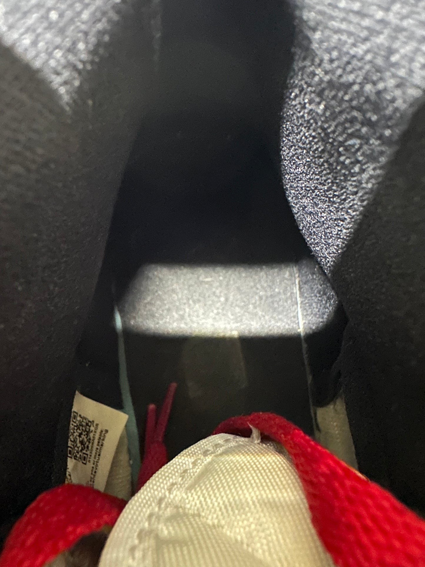 Air Jordan 1 High Bloodline Sz 6.5Y