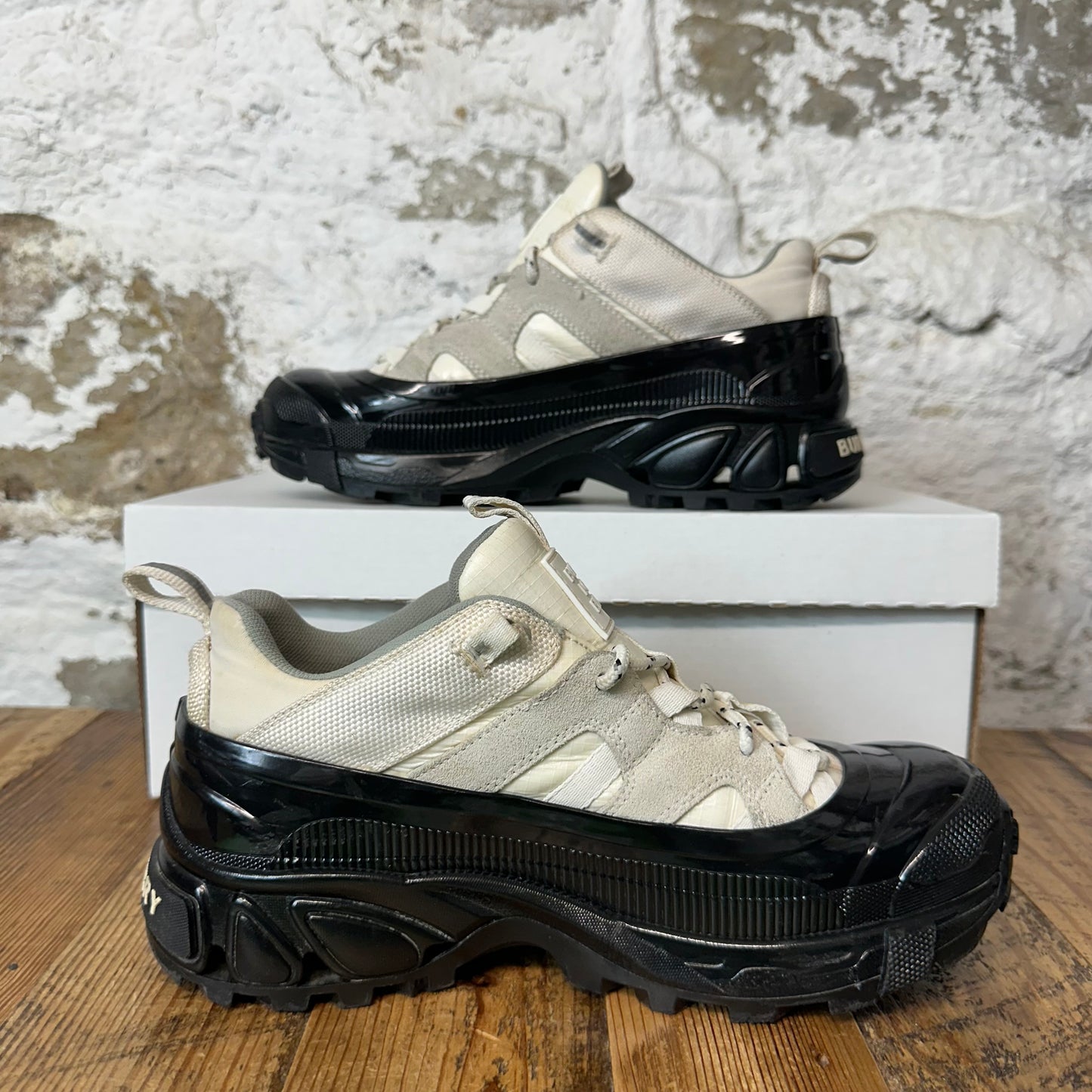 Burberry Arthur Gray Black Sneaker Sz 6 (38.5) No Box