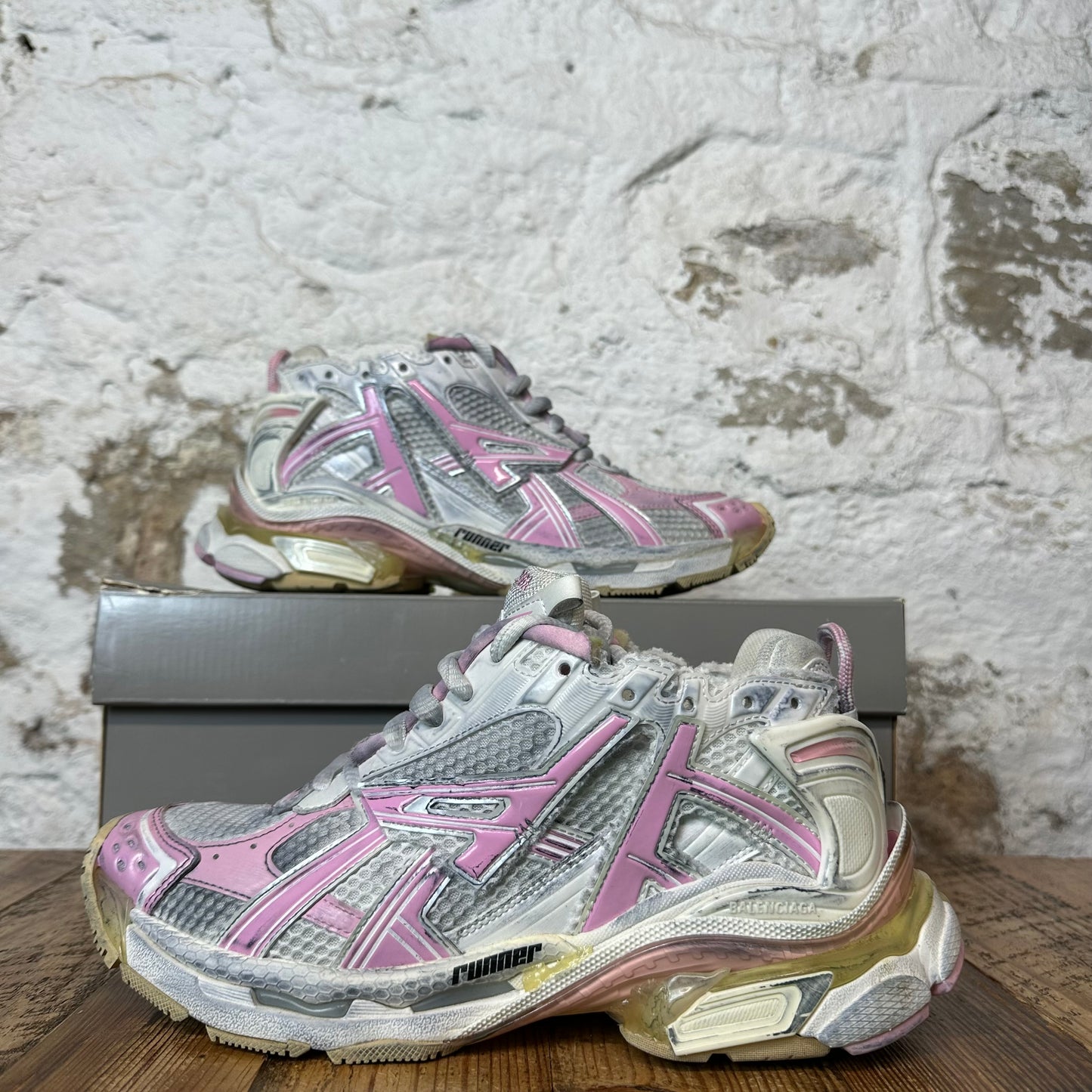 Balenciaga Runner Pink White Grey Sneaker Sz 6.5 (39)