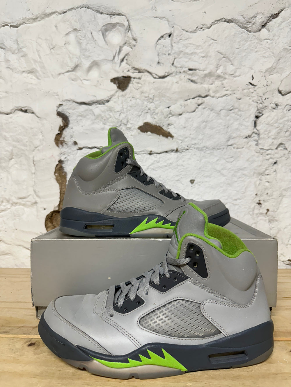 Air Jordan 5 Green Bean Sz 9