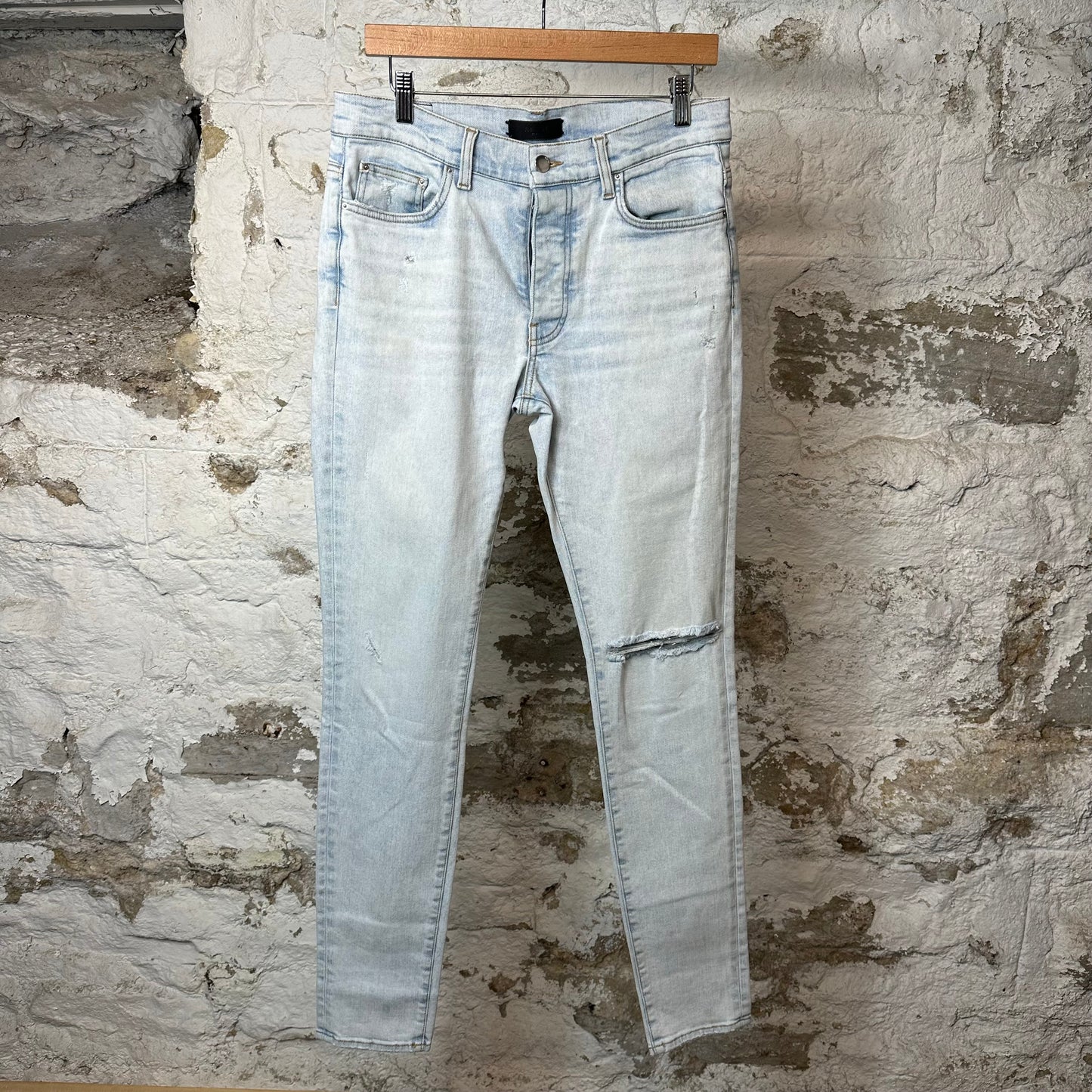 Amiri Knee Rip Plain Lightwash Blue Denim Jeans Sz 32