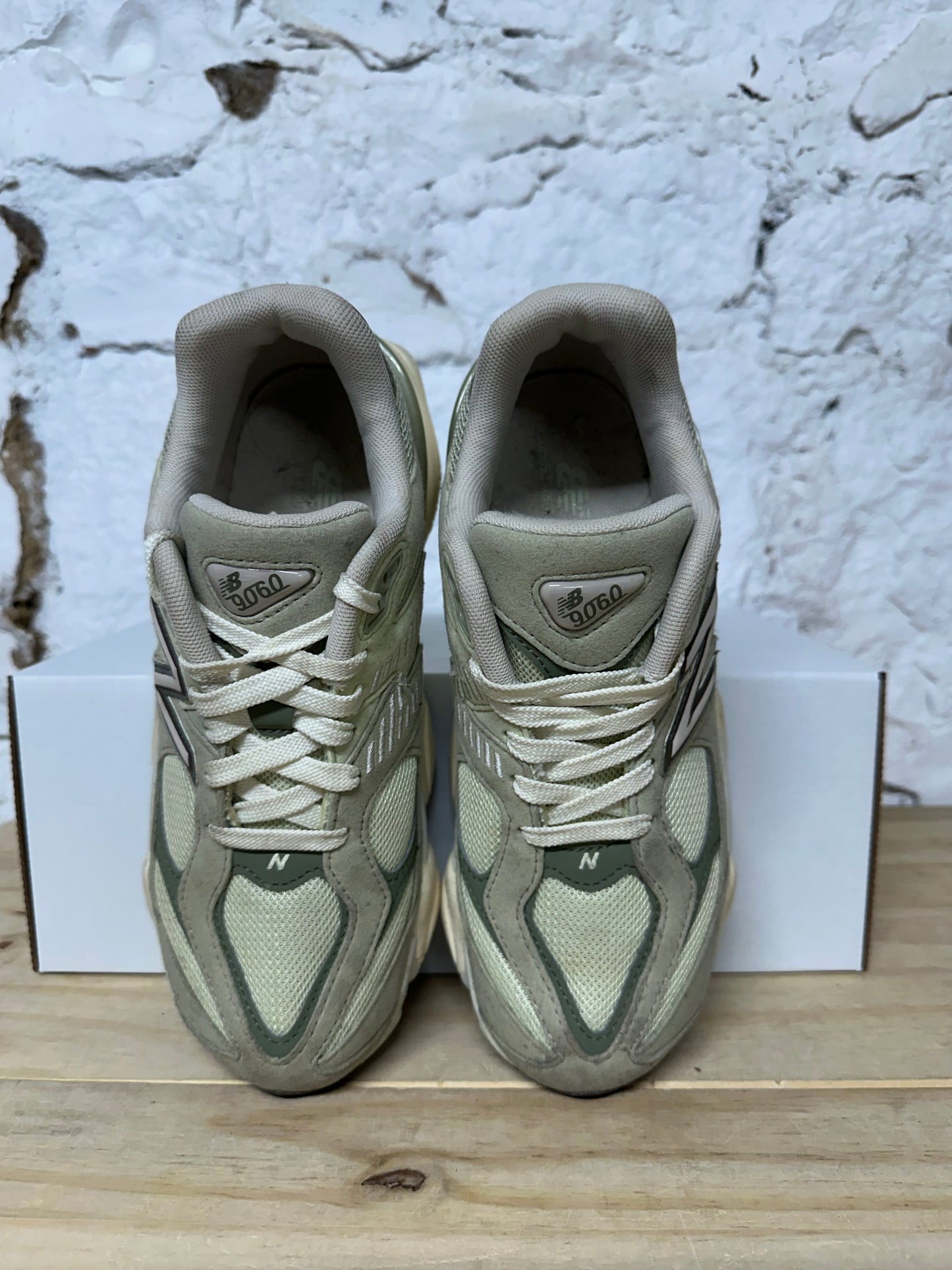 New Balance 9060 Mint Green Sz 6.5