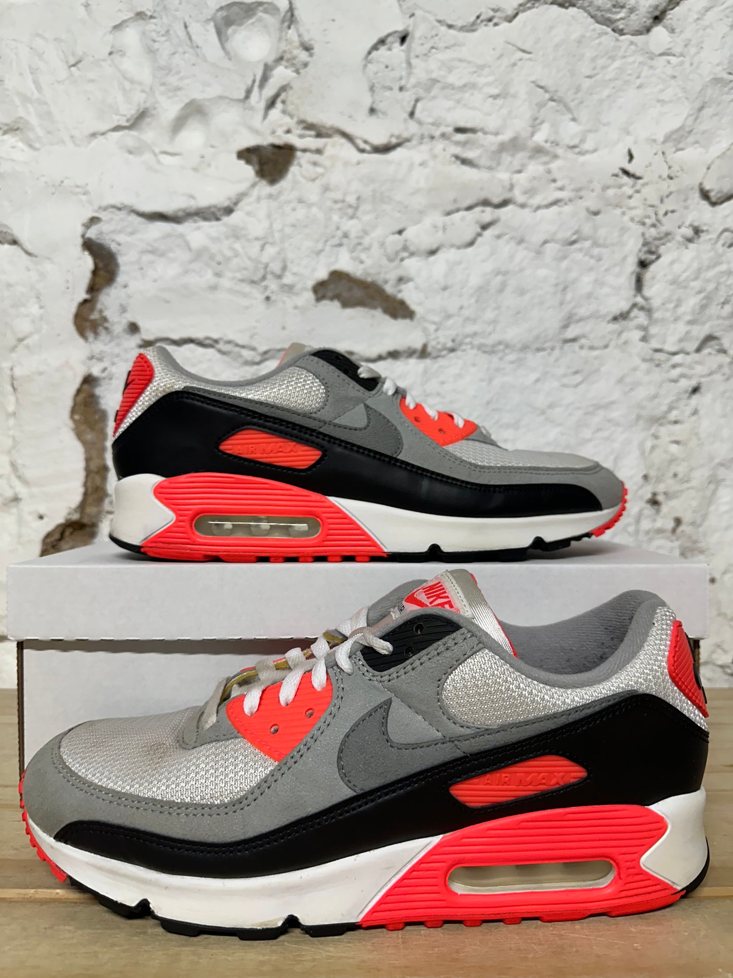 Nike Air Max 90 Infrared Sz 10.5