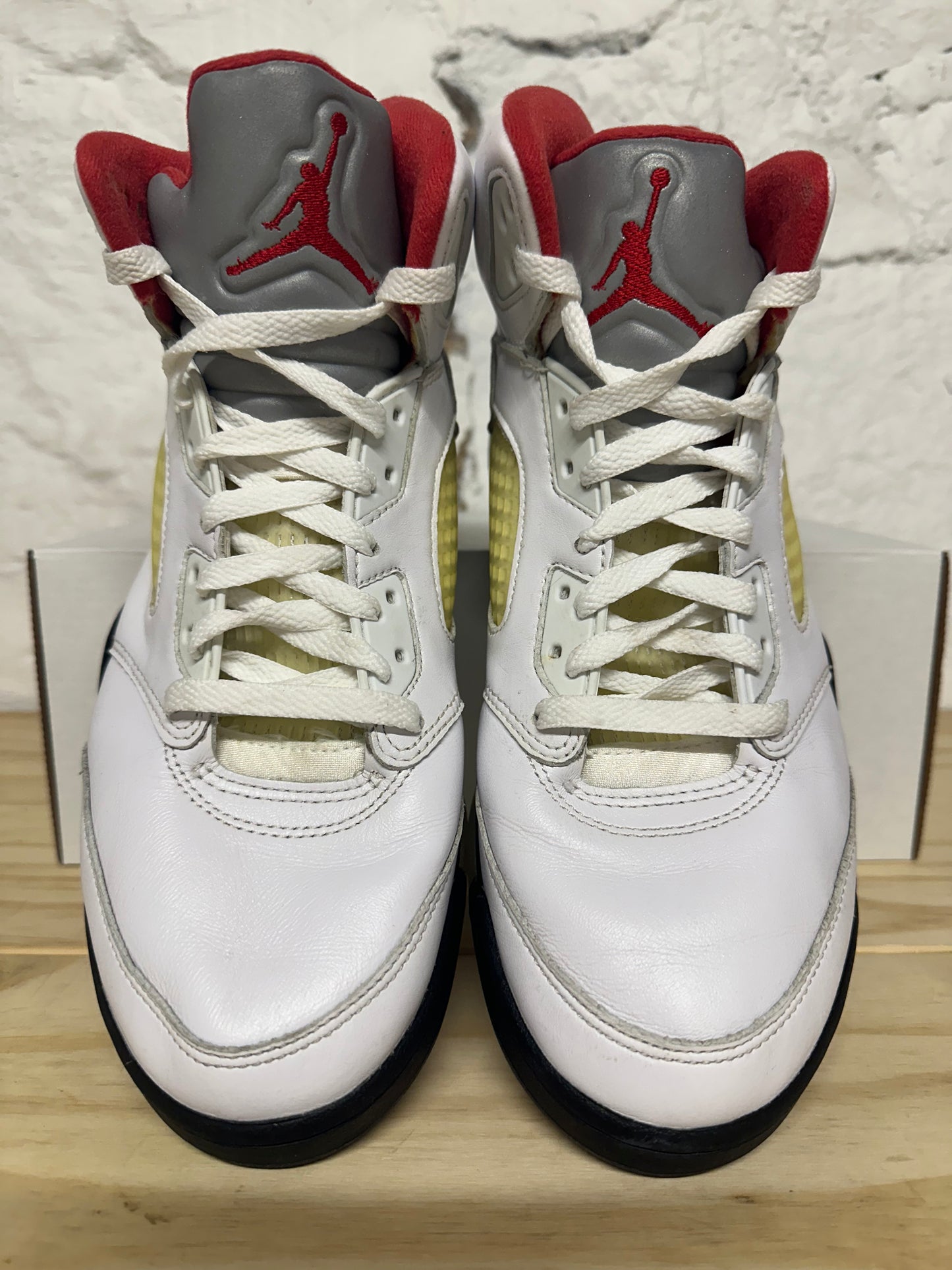 Air Jordan 5 Fire Red Silver Tongue Sz 9.5