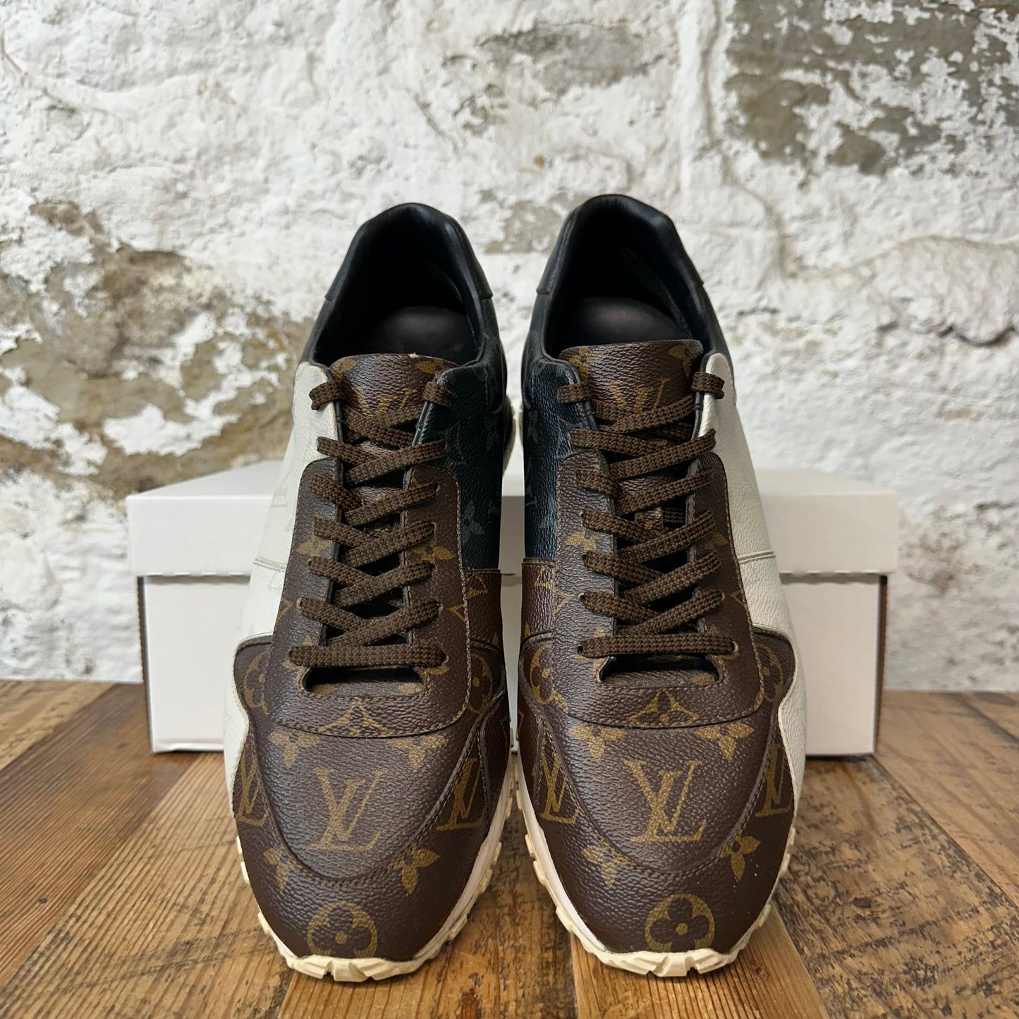 Louis Vuitton Monogram Runaway Sneaker Sz 9 (7.5LV) No Box