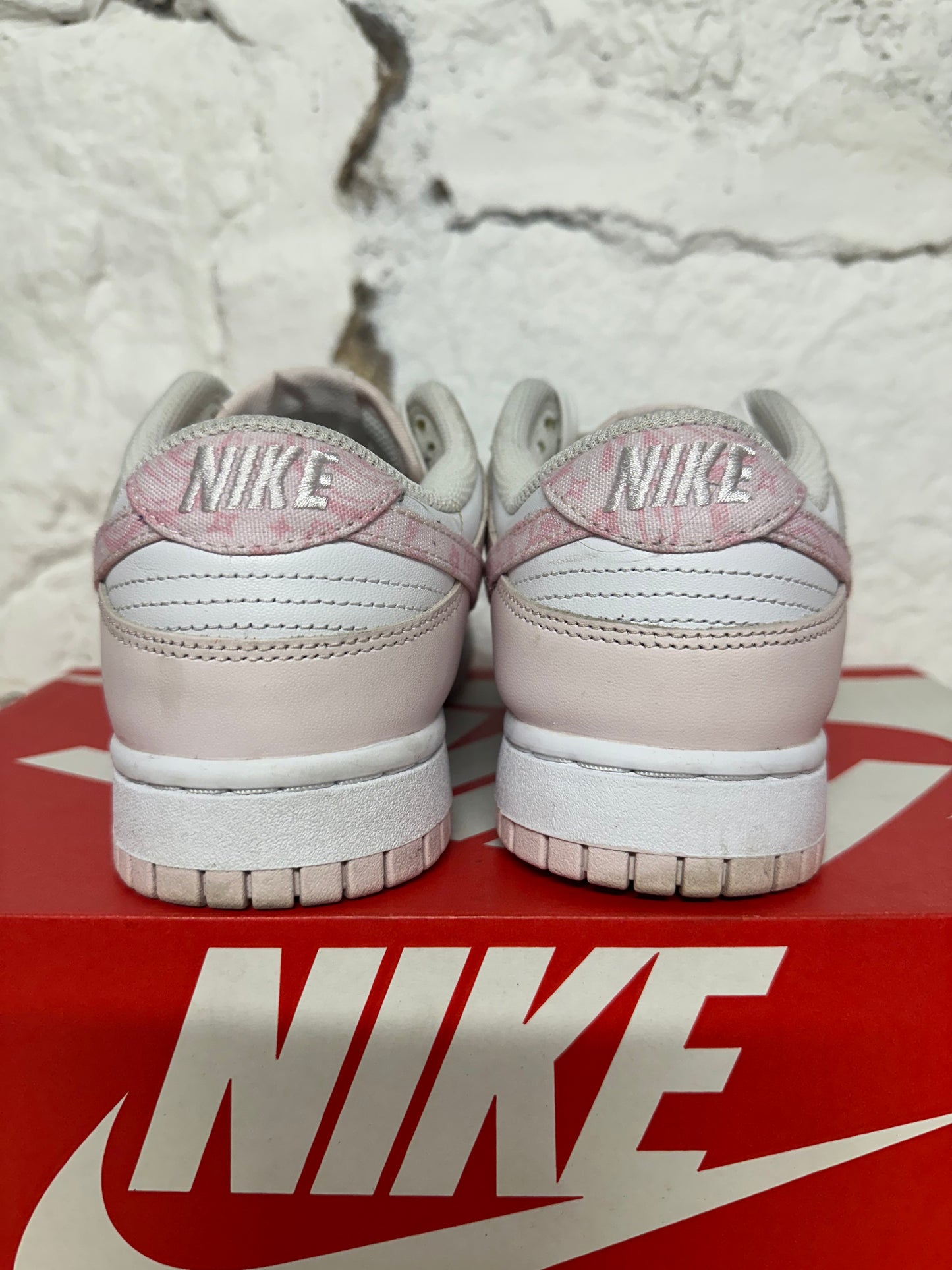 Nike Dunk Low Pink Paisley Sz 7 (8.5W)