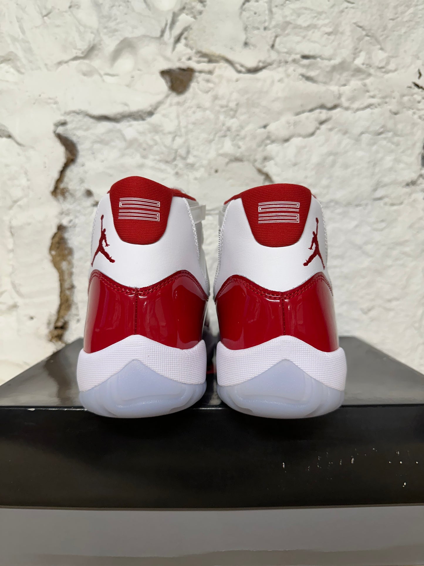 Air Jordan 11 High Cherry Sz 9 DS
