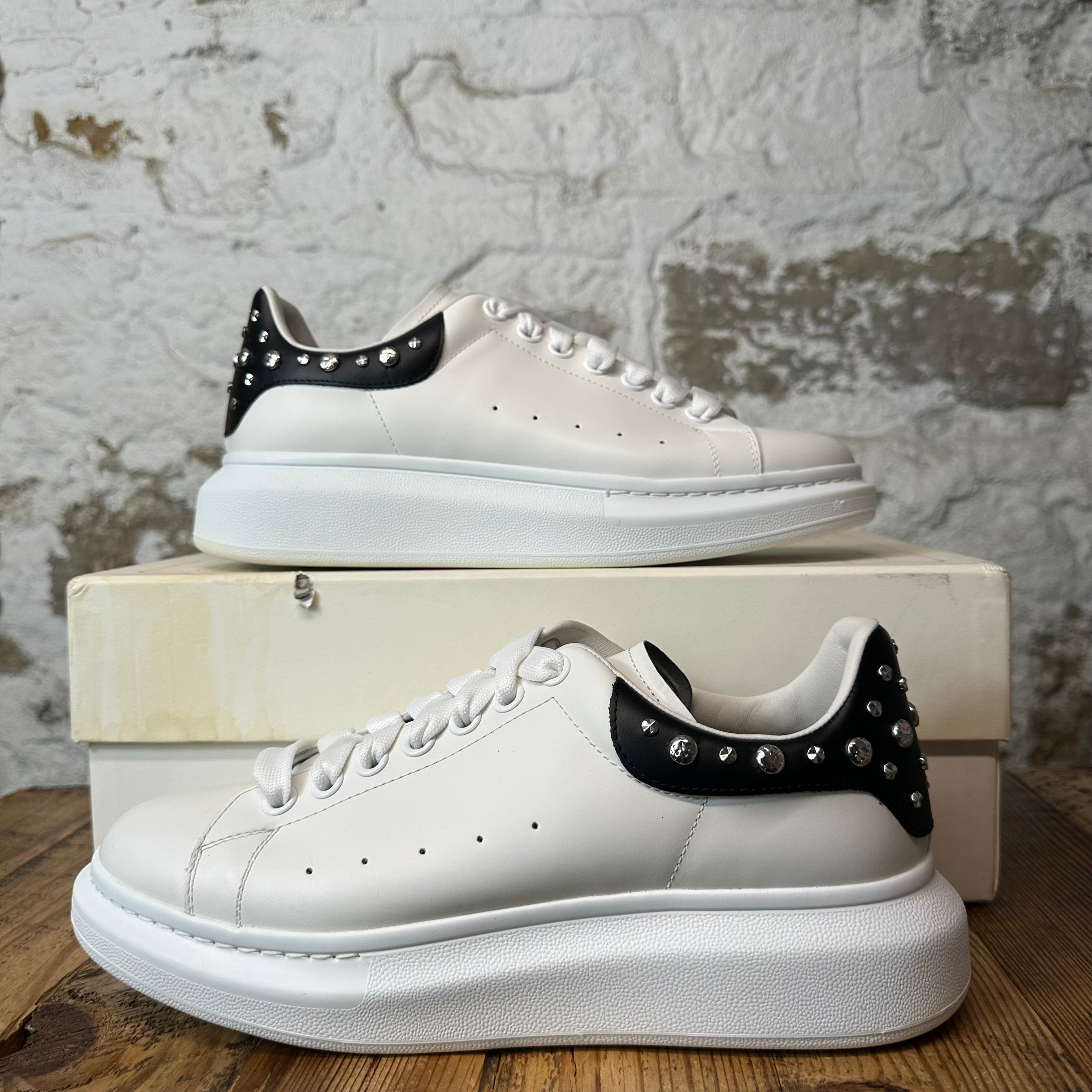 Alexander Mcqueen Black Studded Tab White Sneaker Sz 8 (41)