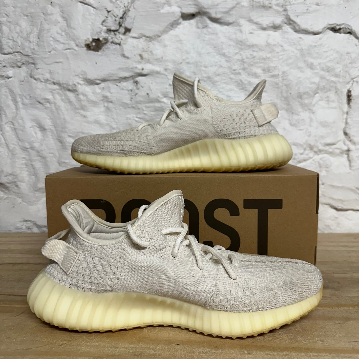 Yeezy 350 V2 Bone Sz 9.5