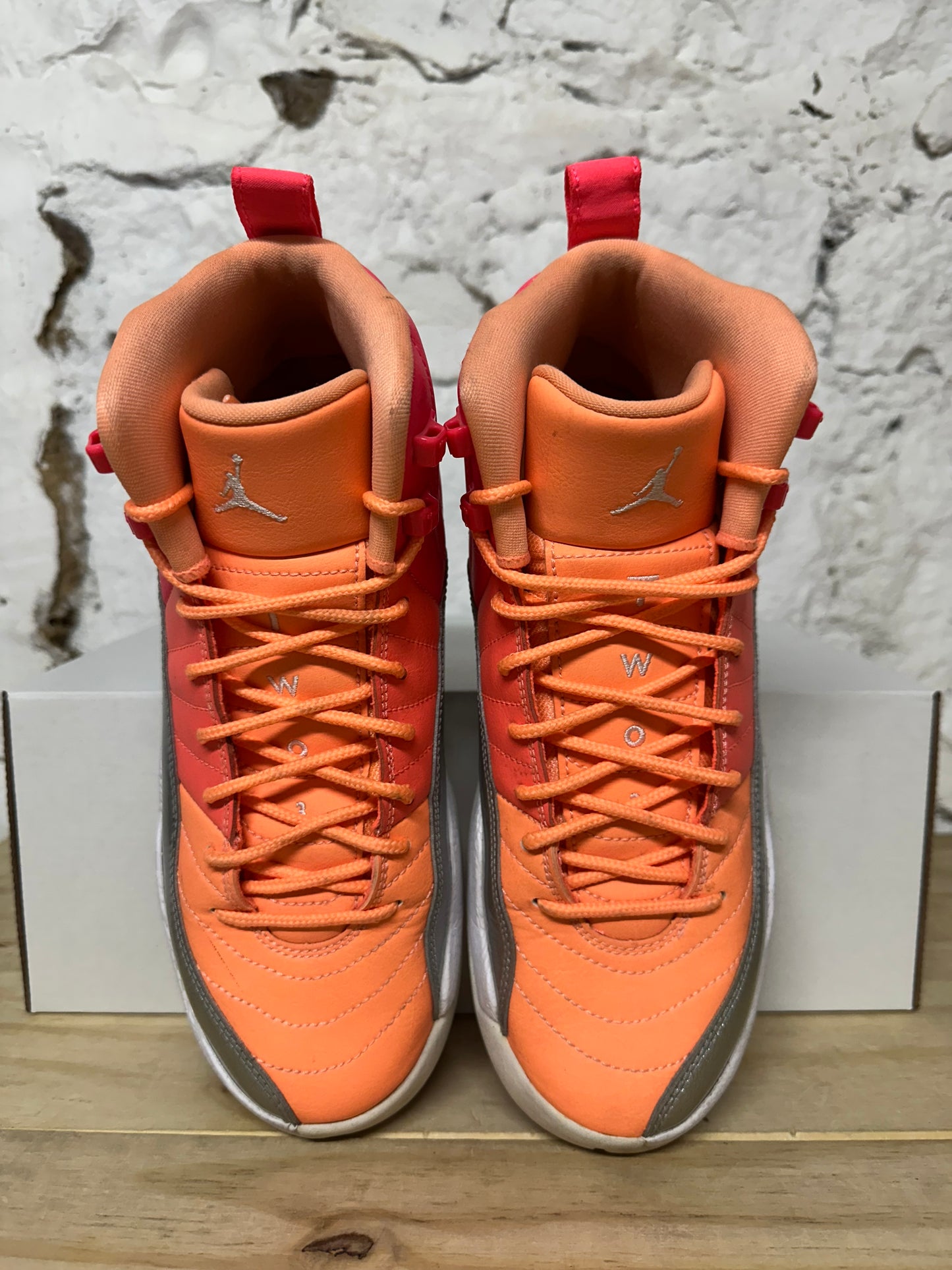 Air Jordan 12 Sunrise Sz 7Y