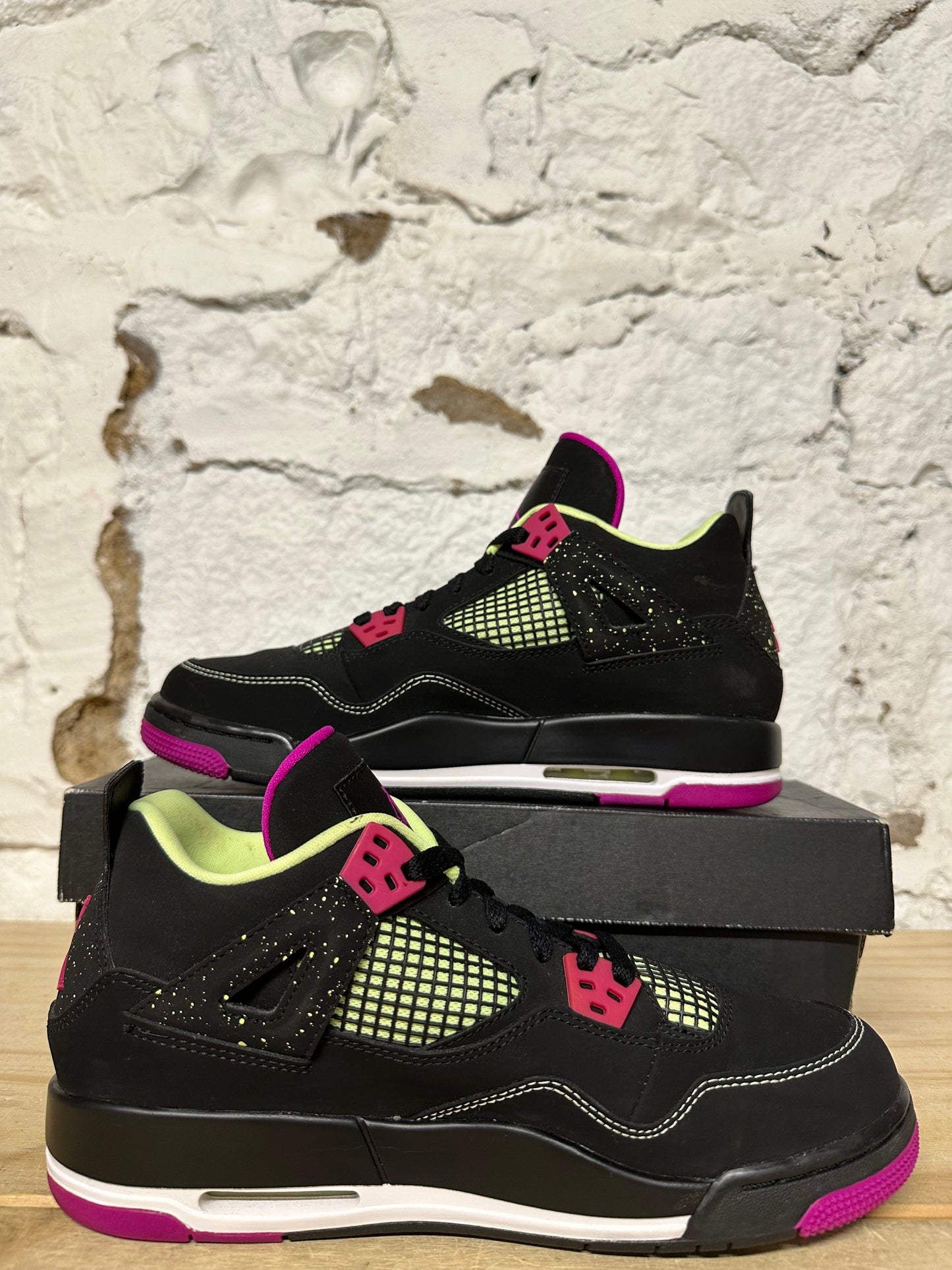 Air Jordan 4 Fuschia Sz 7Y