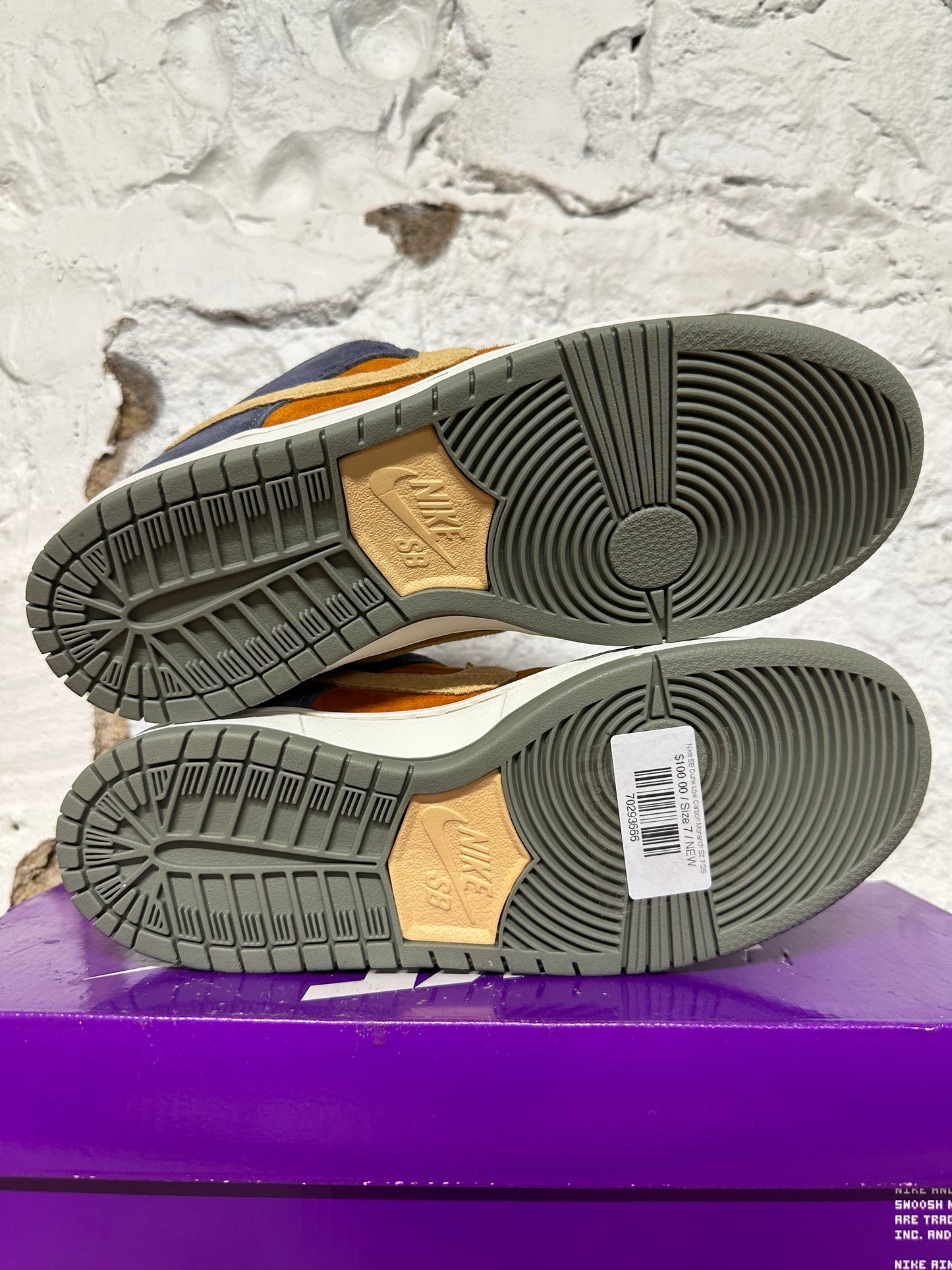 Nike SB Dunk Low Carbon Monarch Sz 7 DS