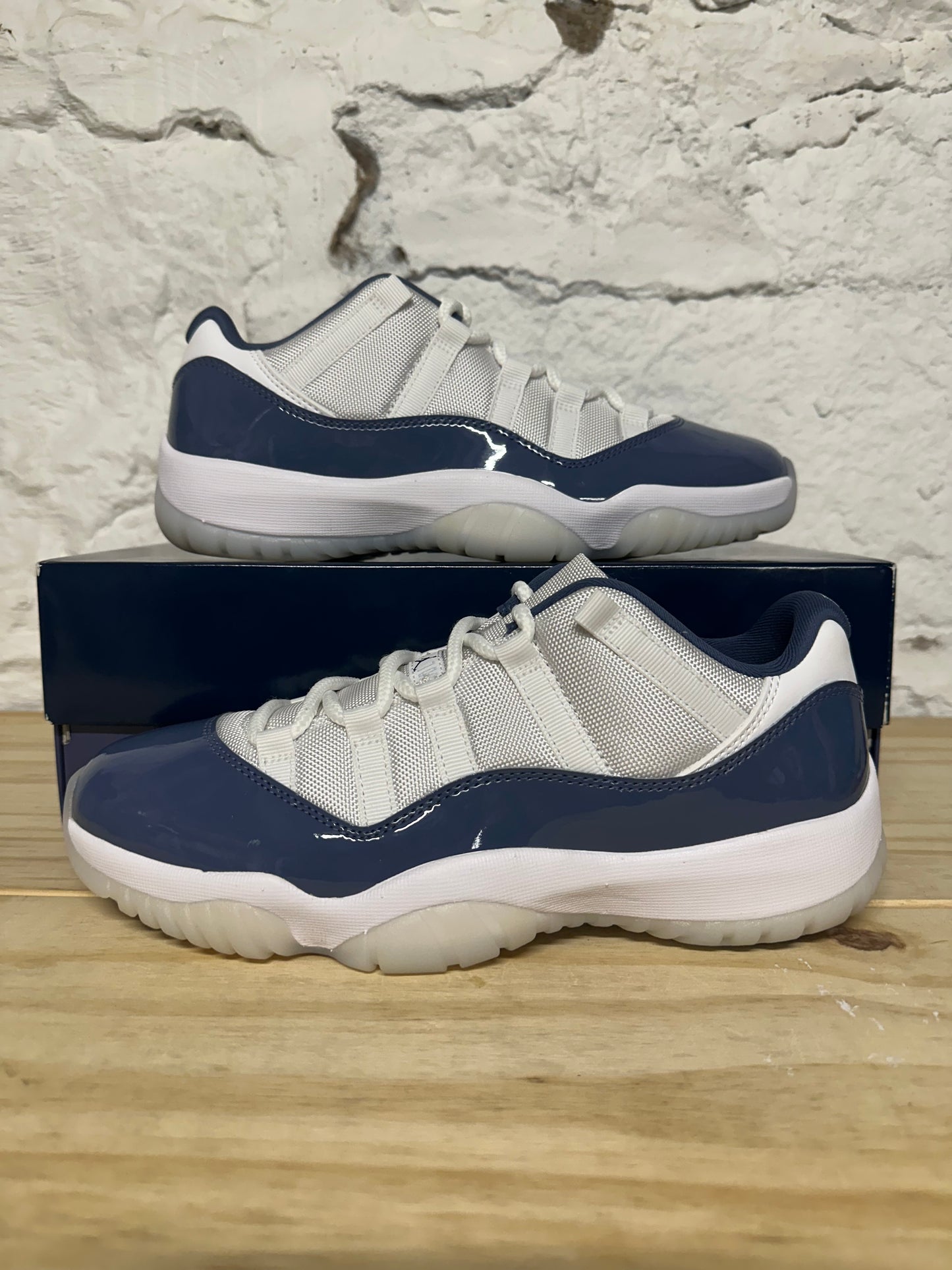 Air Jordan 11 Low Diffused Blue Sz 9 DS