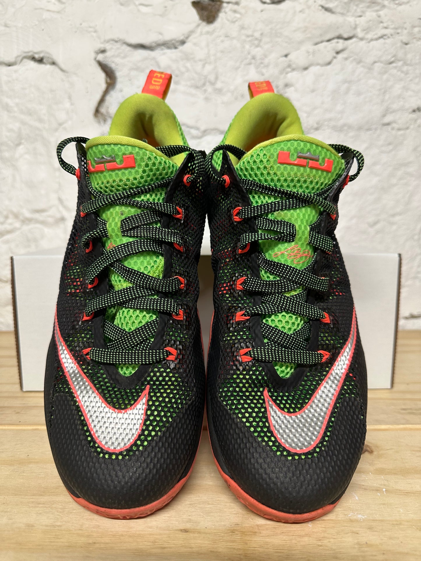 Nike LeBron 12 Low Remix Sz 9.5