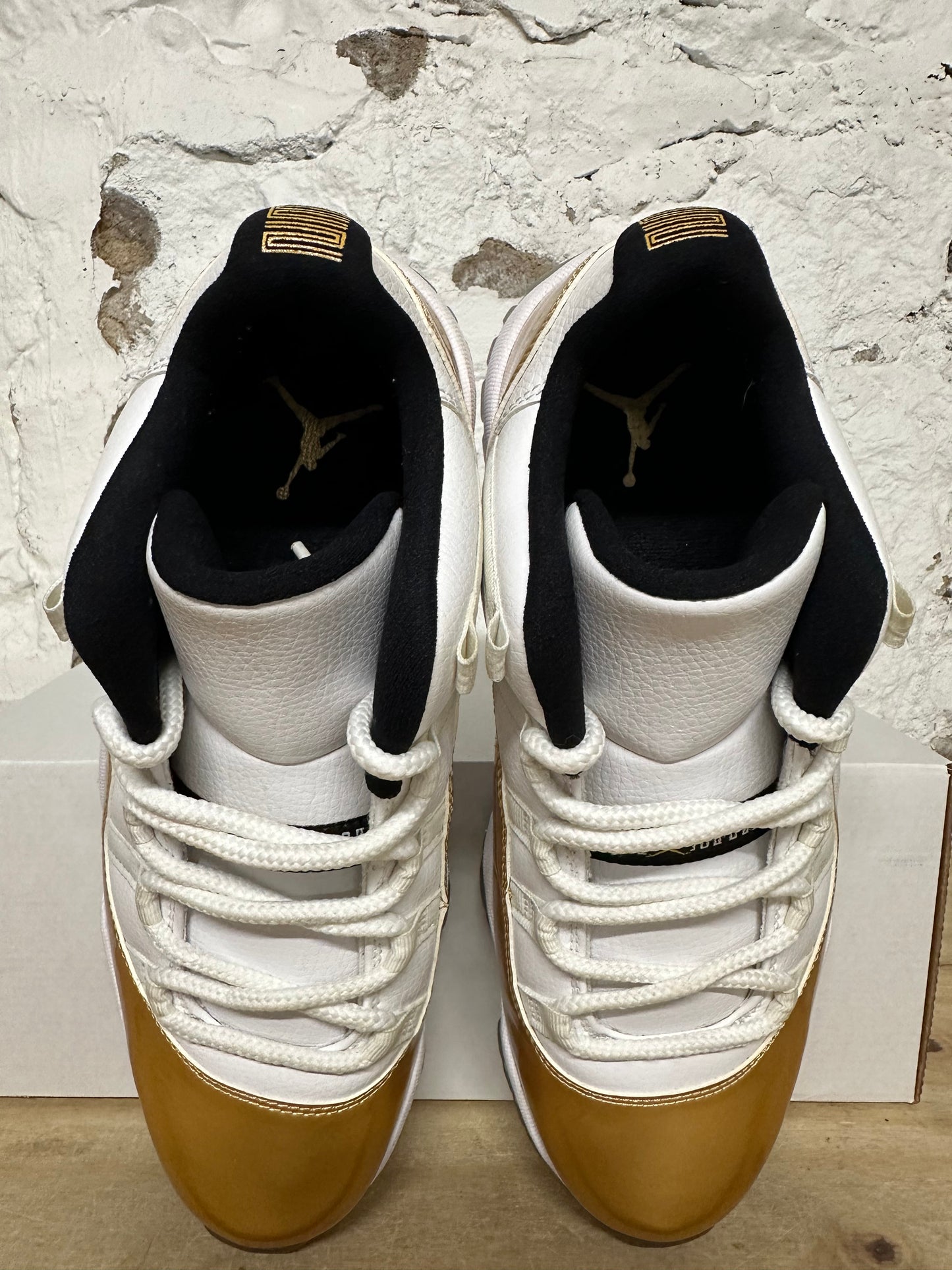 Air Jordan 11 Low Closing Ceremony Sz 9