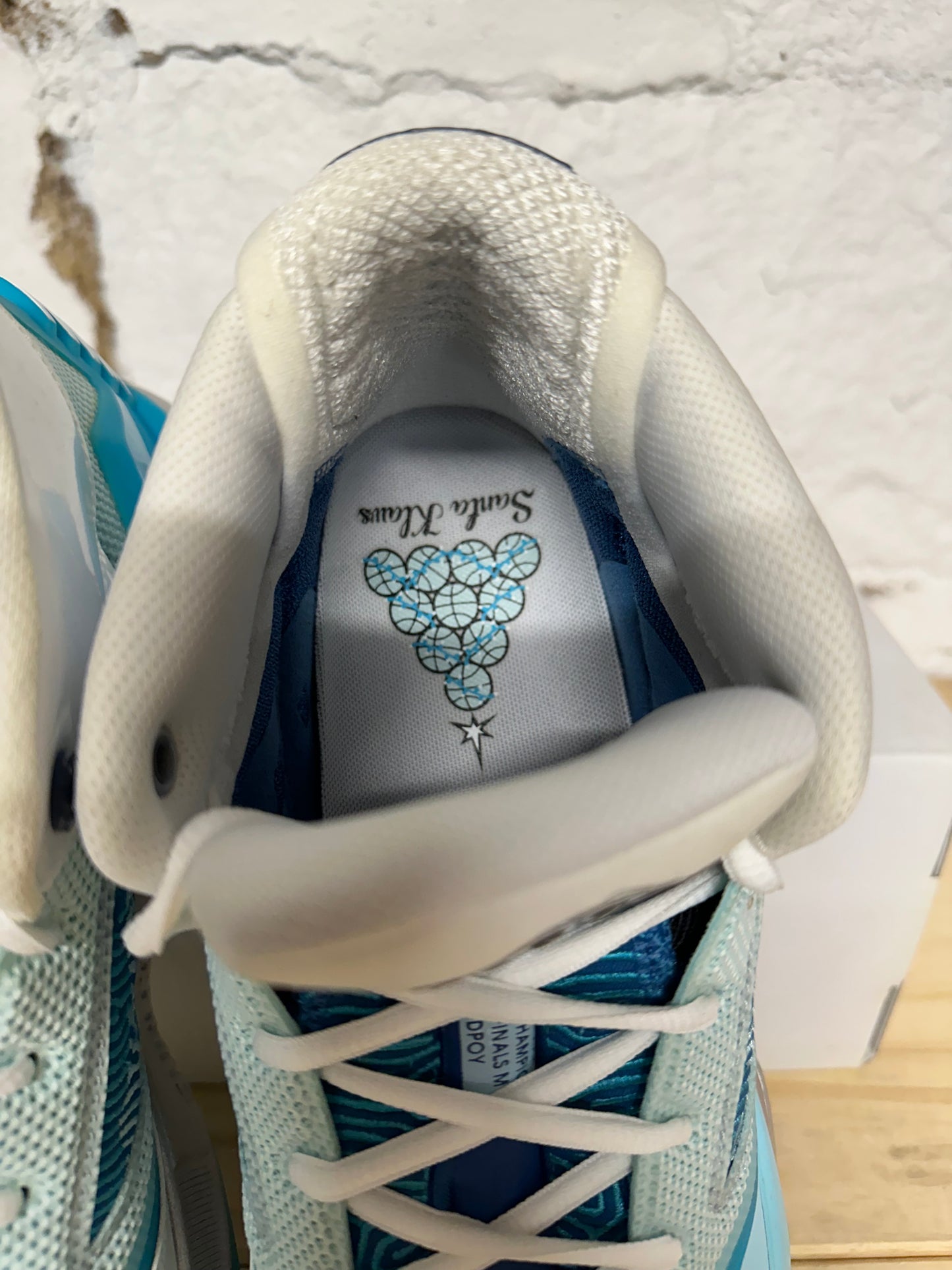 New Balance Kawhi Snowman Sz 11