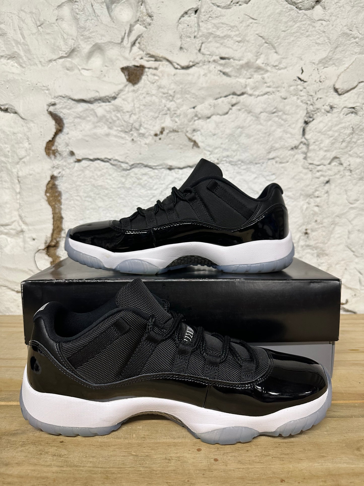 Air Jordan 11 Low Space Jam Sz 10