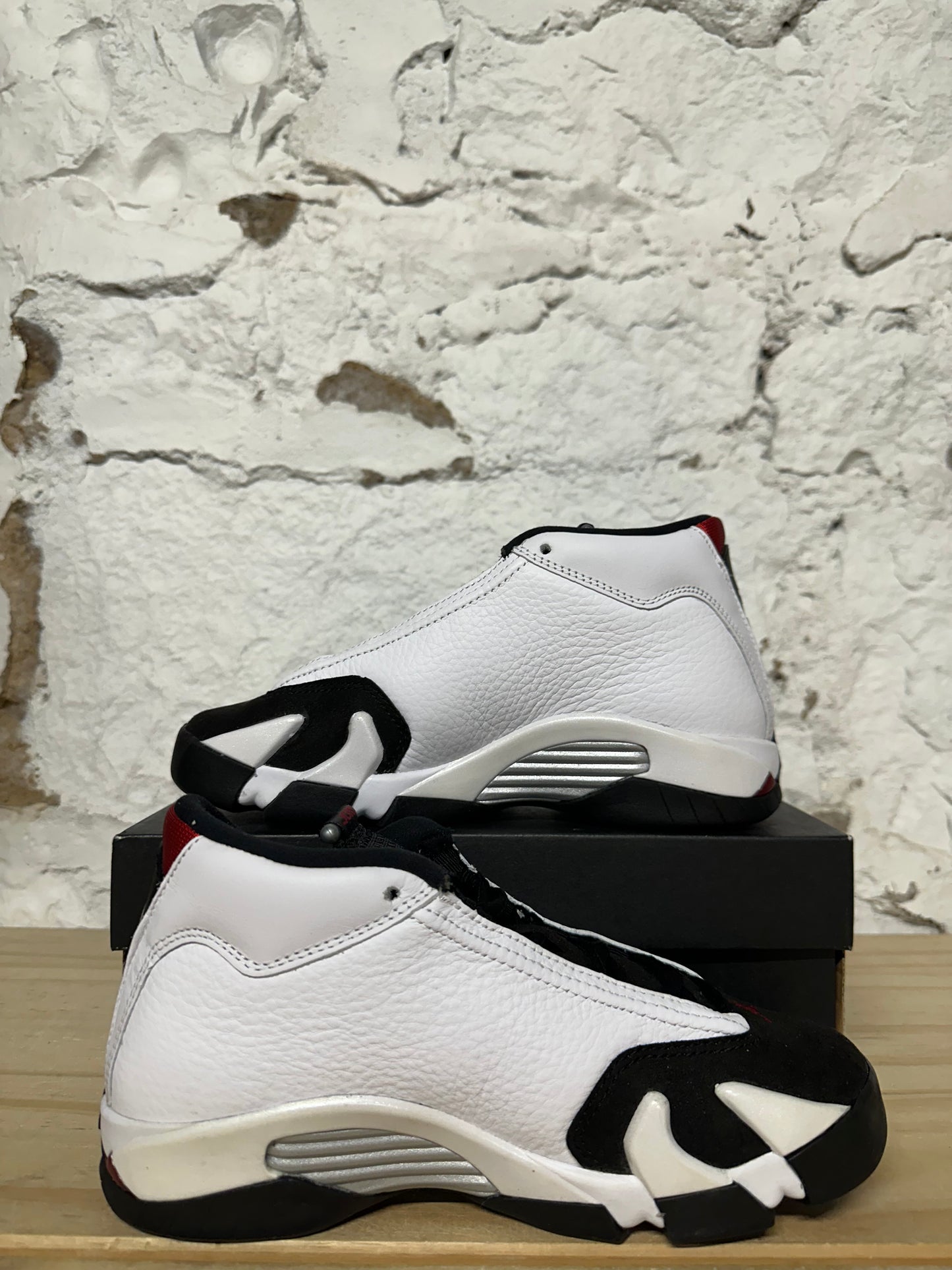 Air Jordan 14 Black Toe Sz 4Y DS