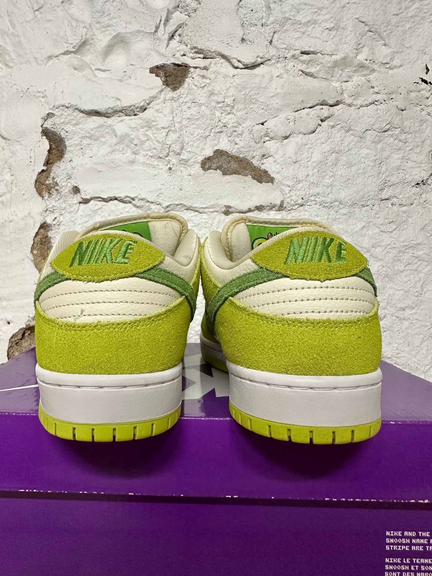 Nike SB Dunk Low Green Apple Sz 9.5