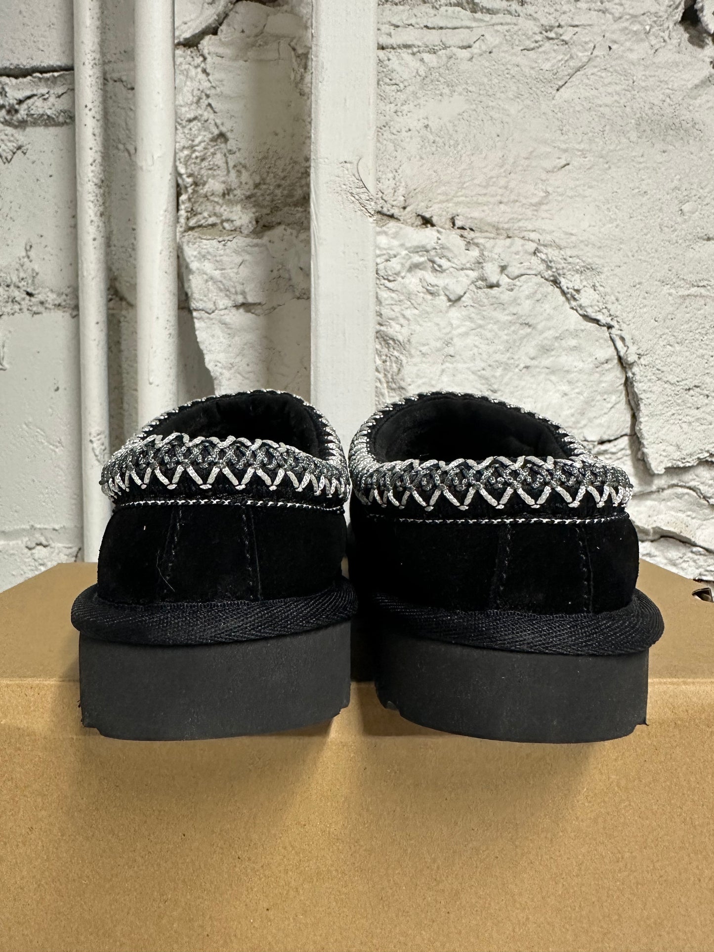 Ugg Tasman Slipper Black Sz 3.5 (5W) DS