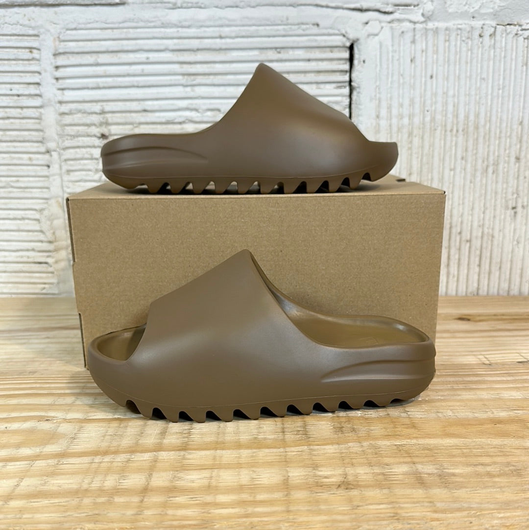 Yeezy Slide Core Sz 4 DS
