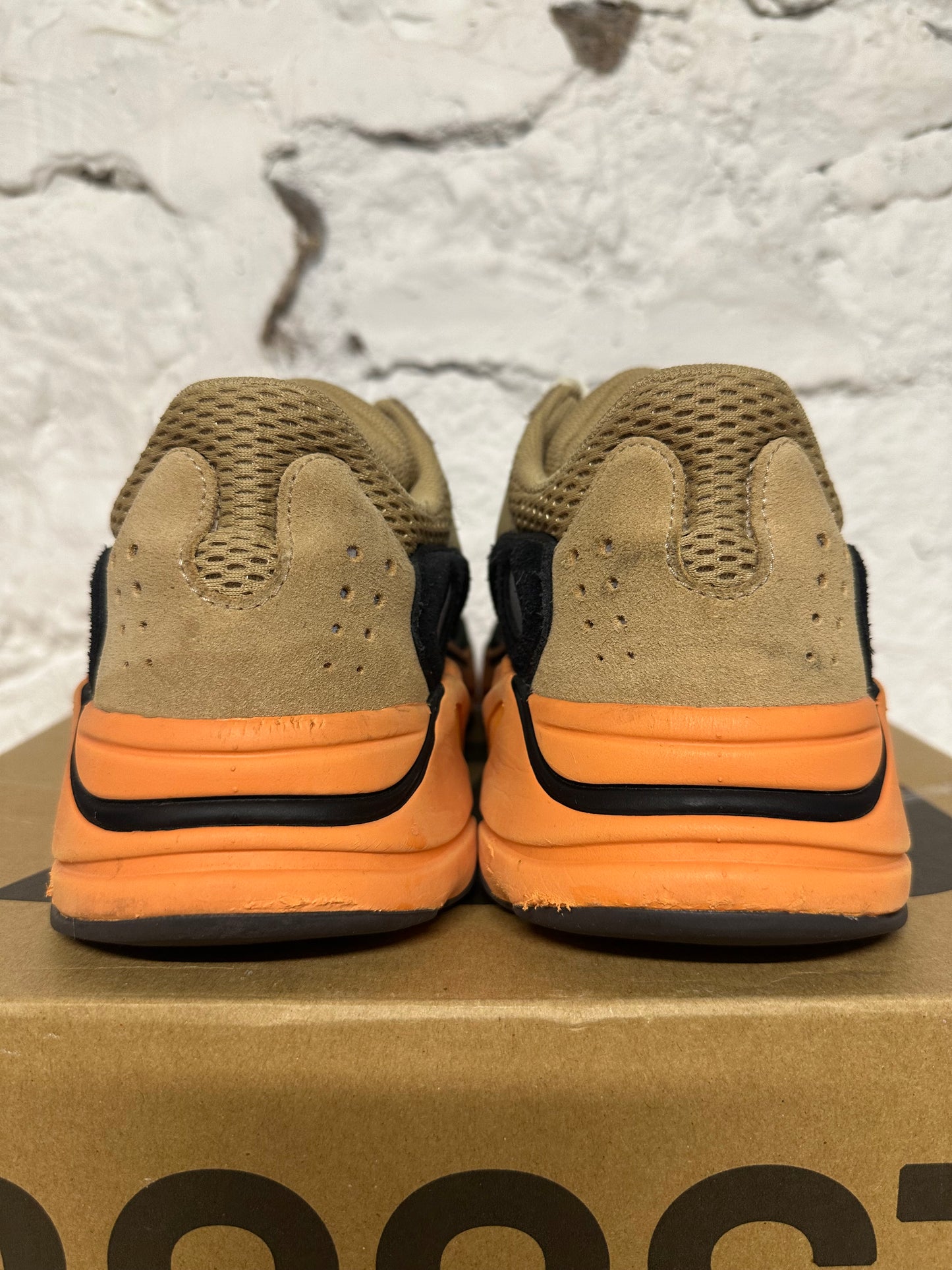 Yeezy 700 Enflamed Amber Sz 10