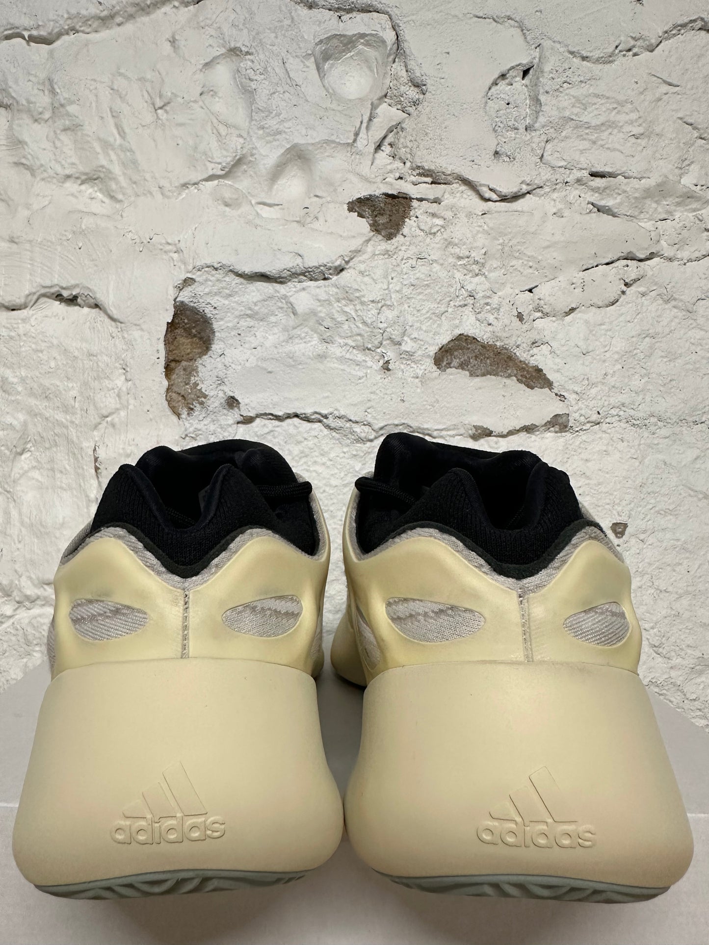 Yeezy 700 V3 Azael Sz 14