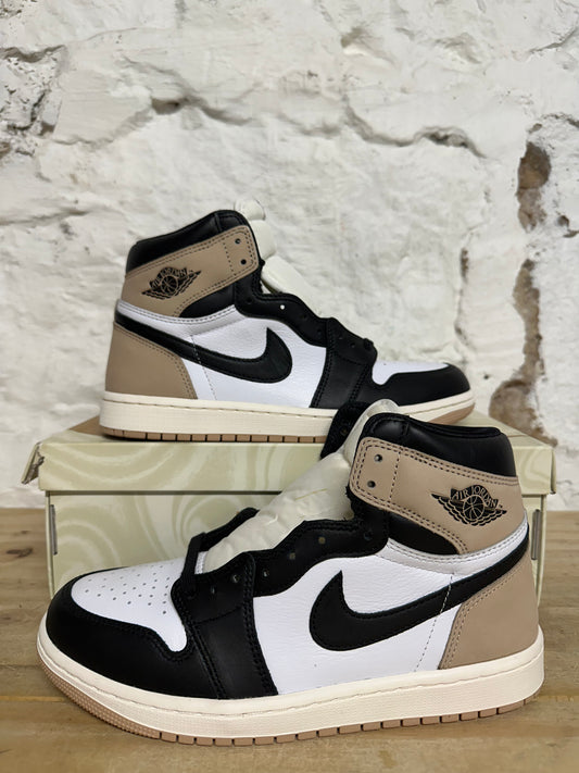 Air Jordan 1 High Latte Sz 7 (8.5W) DS