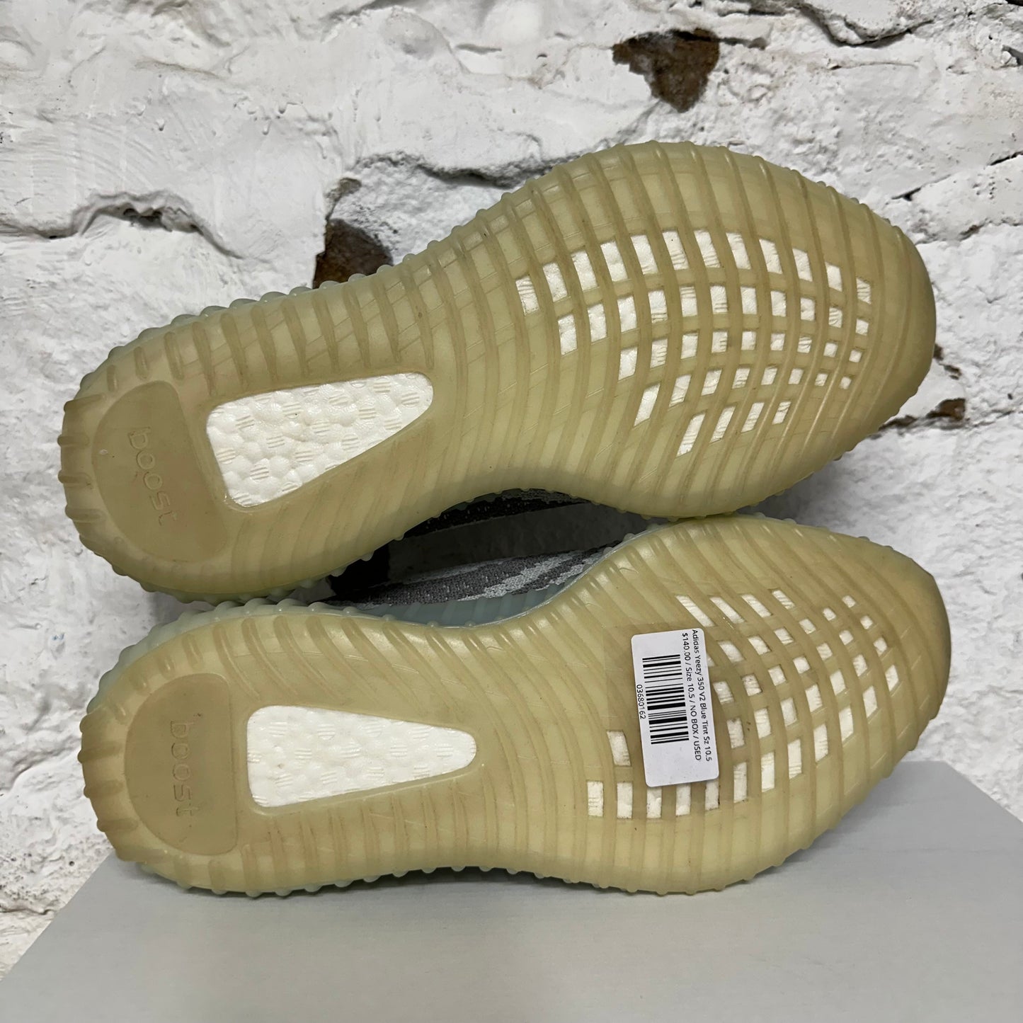 Yeezy 350 V2 Blue Tint Sz 10.5