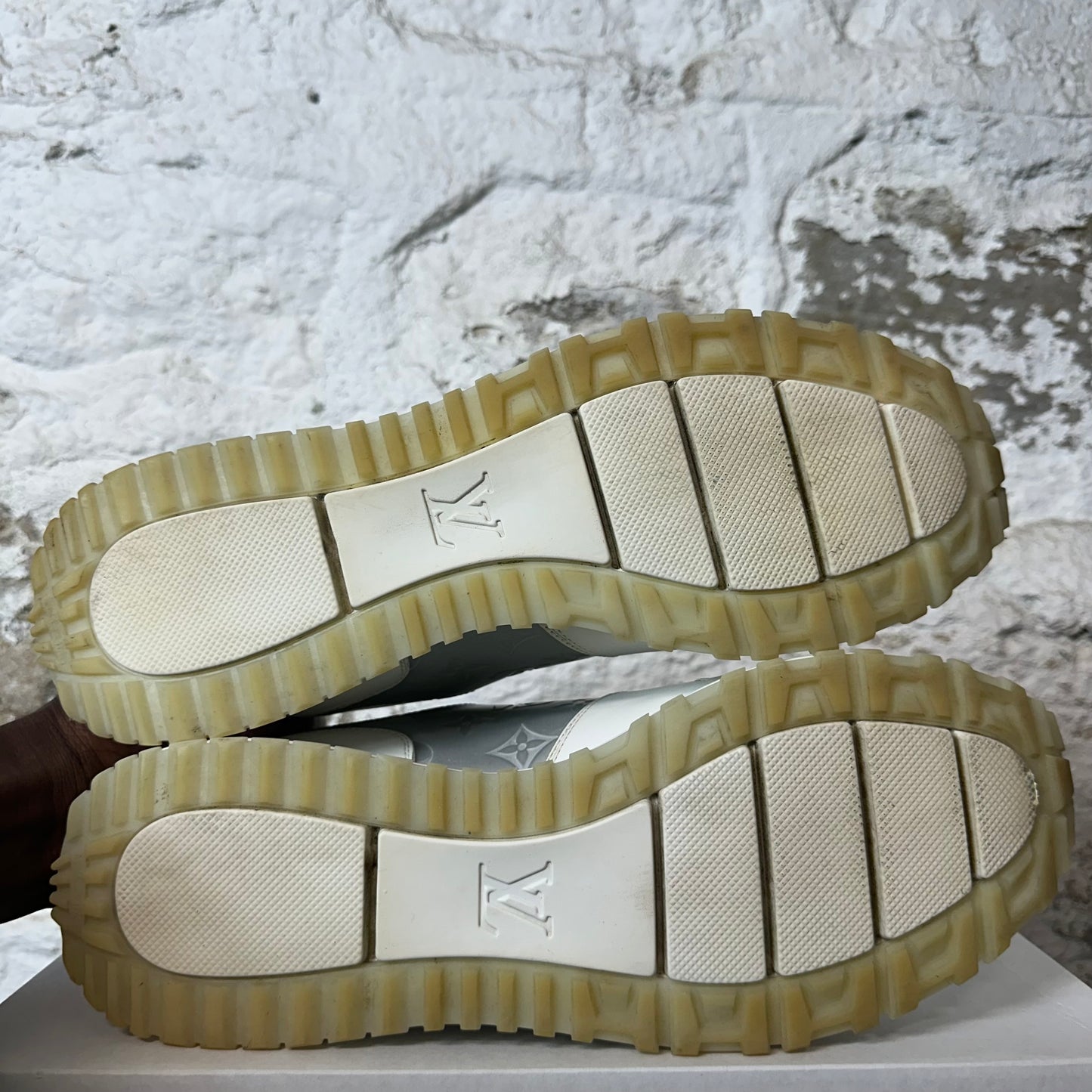 Louis Vuitton Gray White Runaway Sneaker Sz 10.5 (9LV) No Box