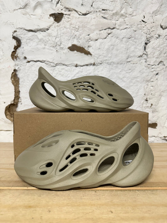 Yeezy Foam RNNR Stone Salt Sz 8 DS