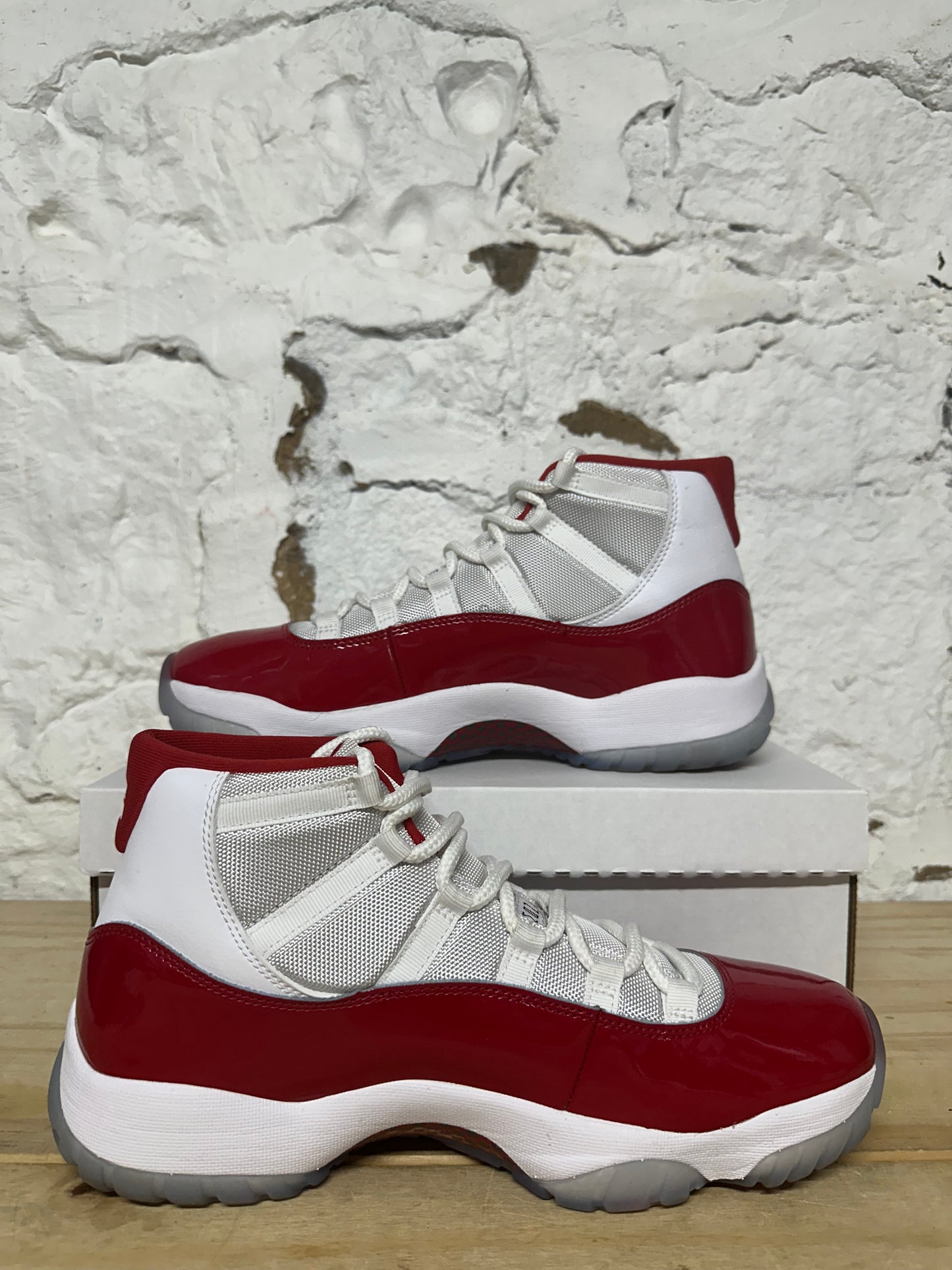 Air Jordan 11 High Cherry Sz 11.5