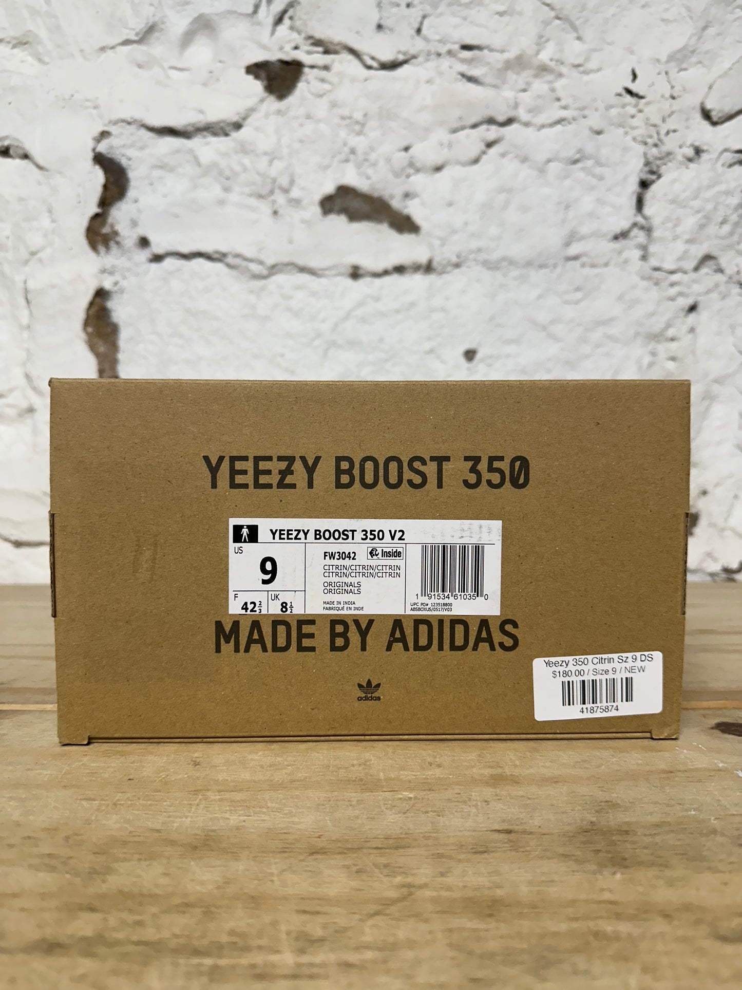 Yeezy 350 V2 Citrin Sz 9 DS