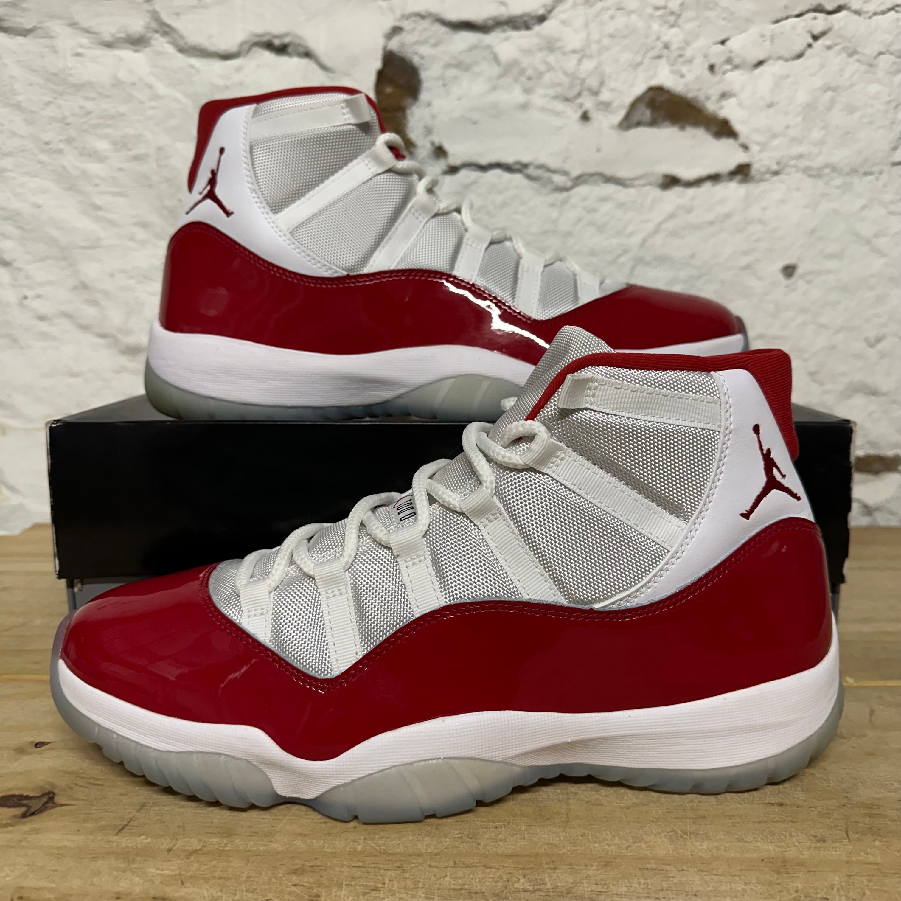 Air Jordan 11 High Cherry Sz 13