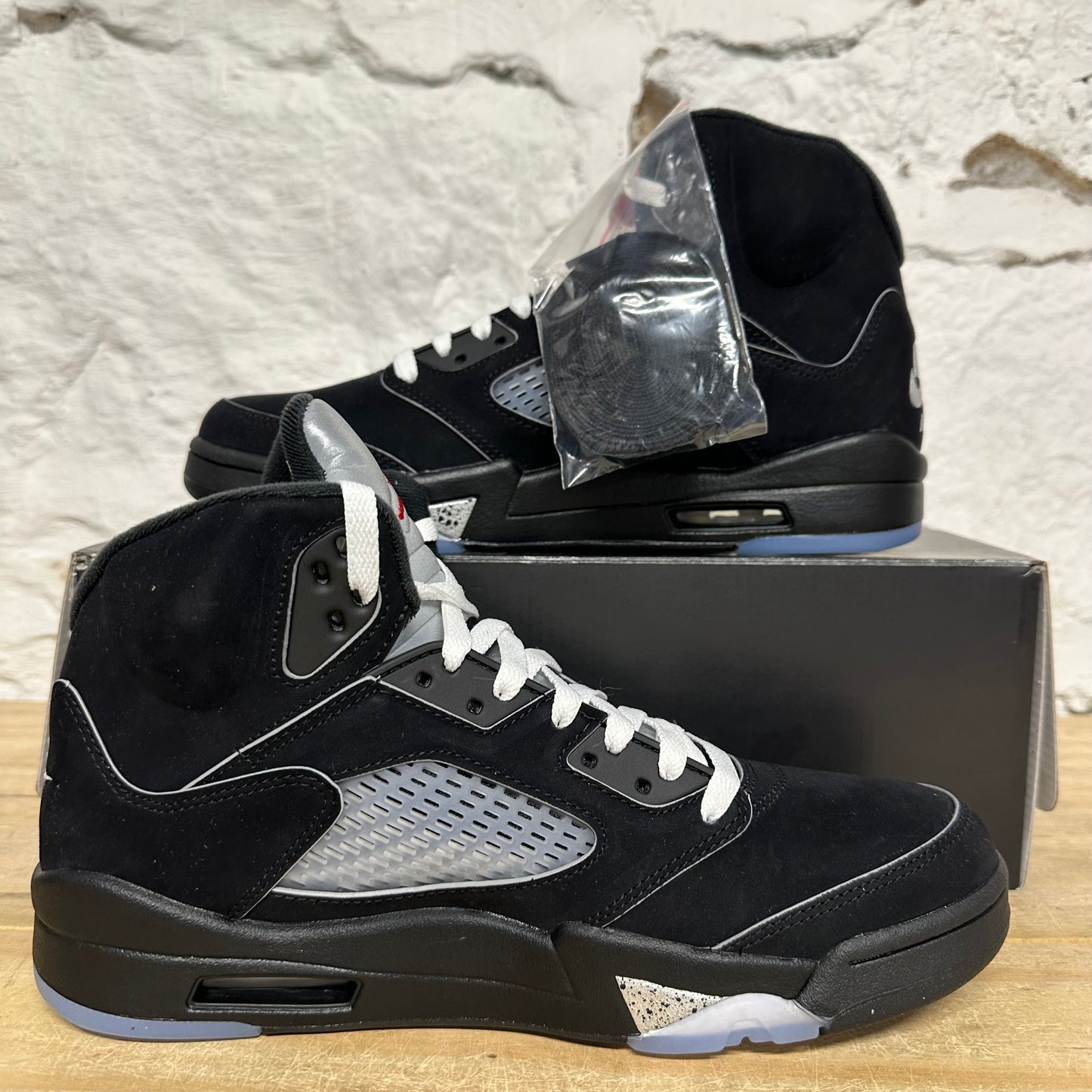 Air Jordan 5 Black Metallic Reimagined Sz 9.5 DS
