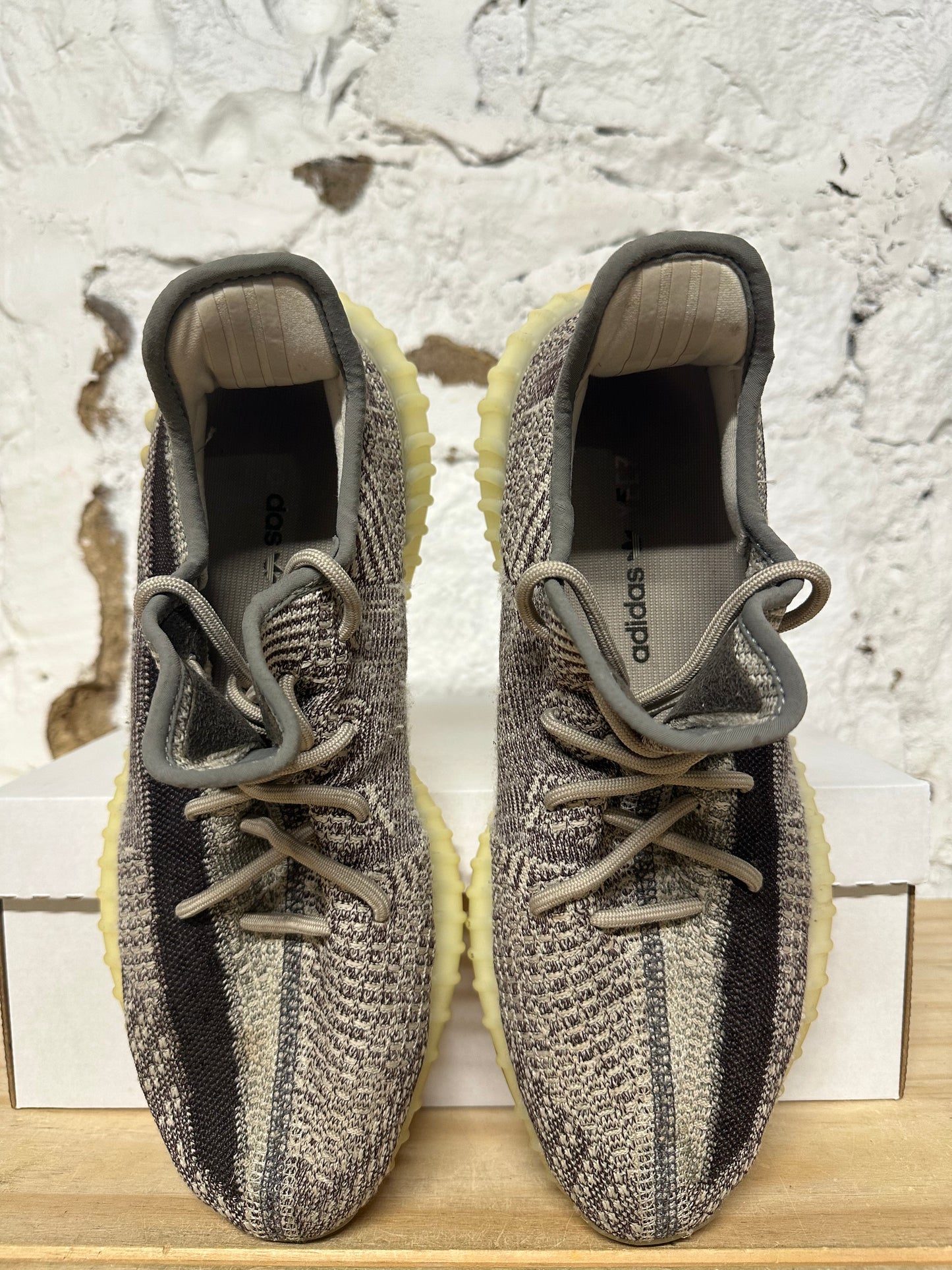 Yeezy 350 V2 Zyon Sz 10.5