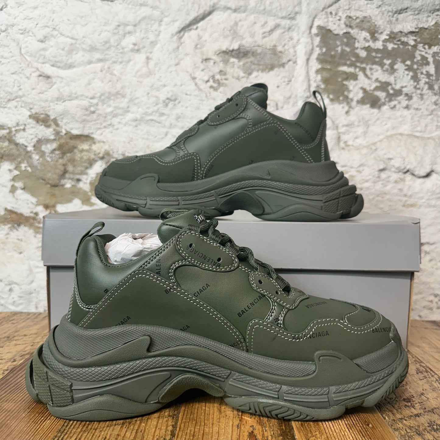 Balenciaga Triple S Khaki Black Sneaker Sz 8 (41) DS
