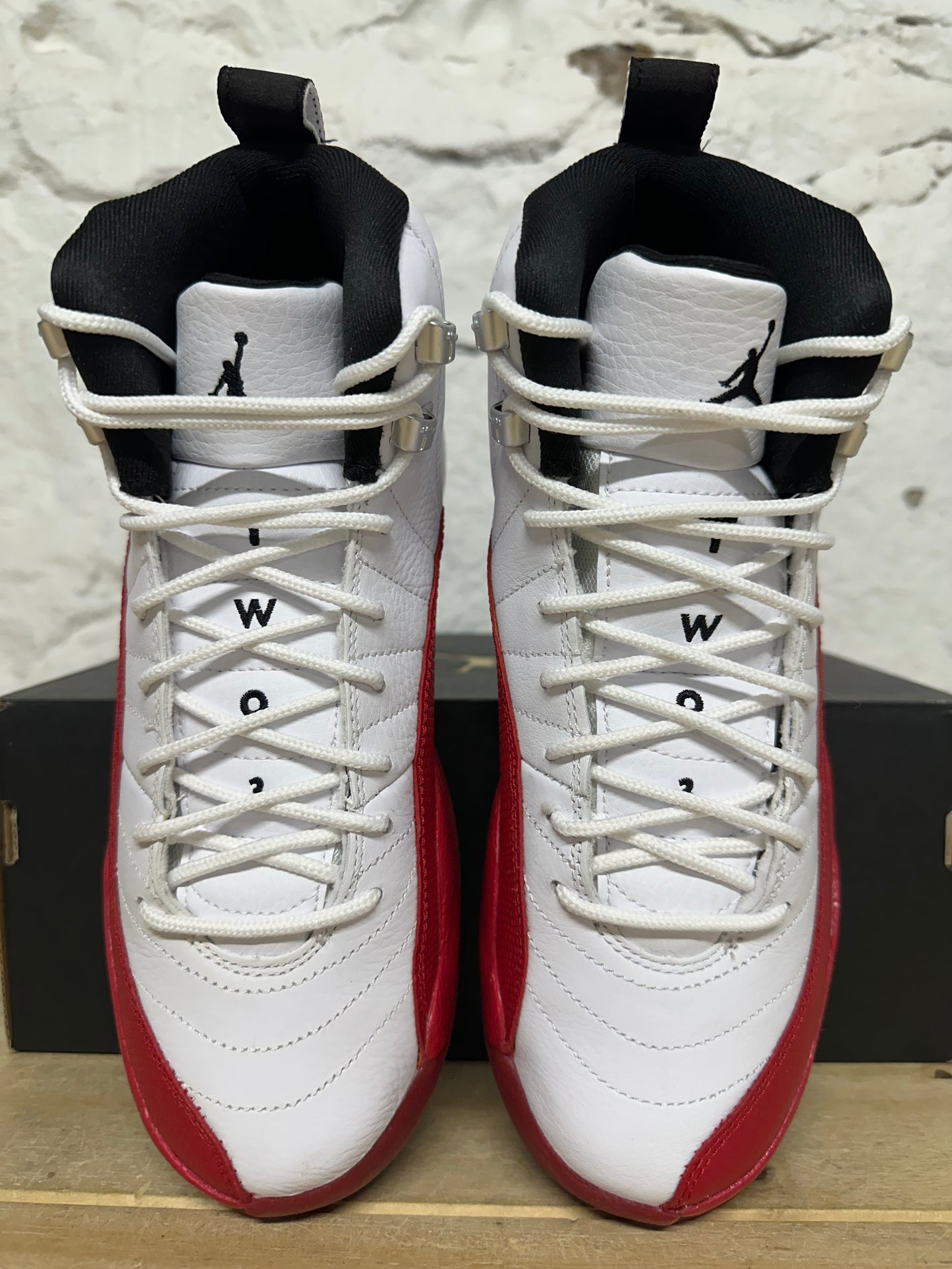 Air Jordan 12 Cherry Sz 6Y DS
