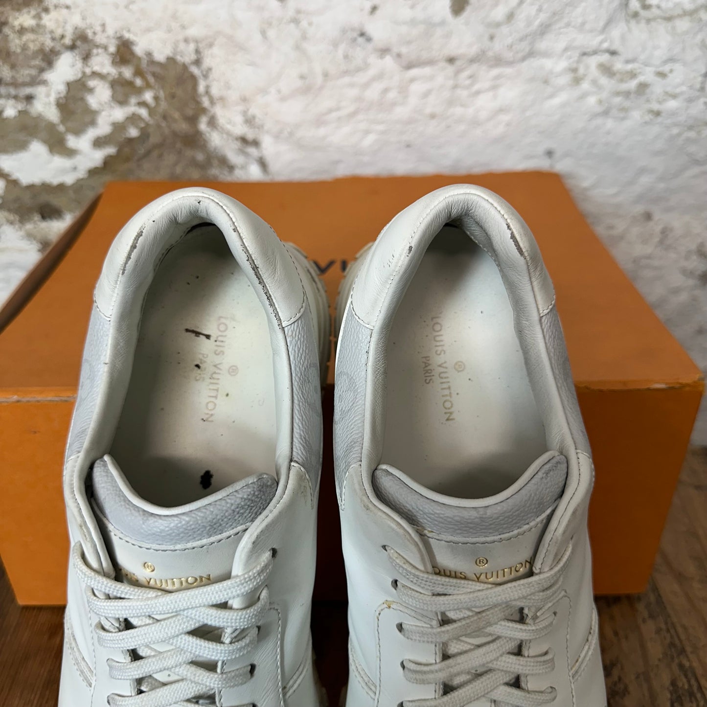 Louis Vuitton Triple White Runaway Sneaker Sz 10.5 (9LV)