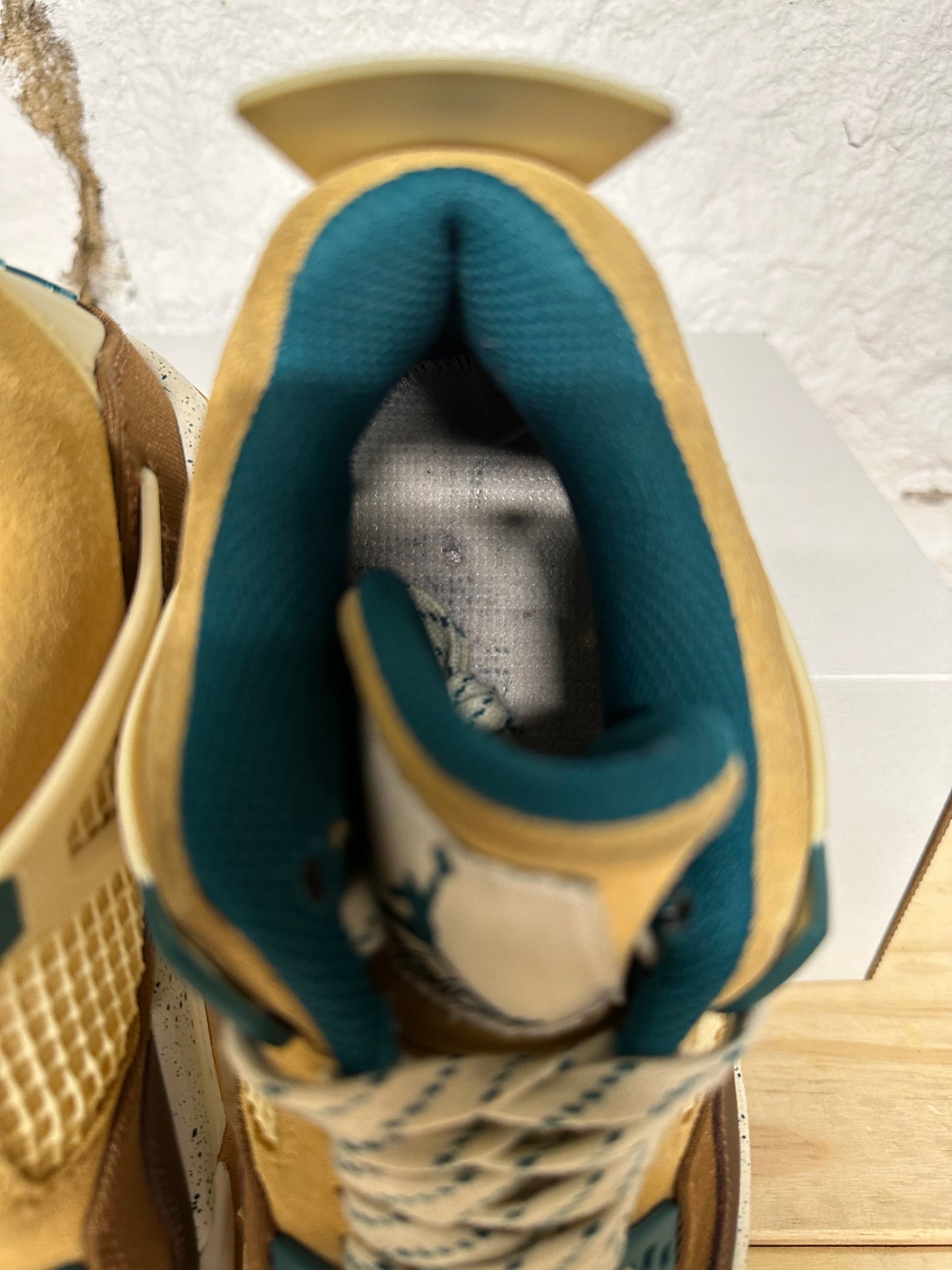 Air Jordan 4 Cacao Wow Sz 6.5Y