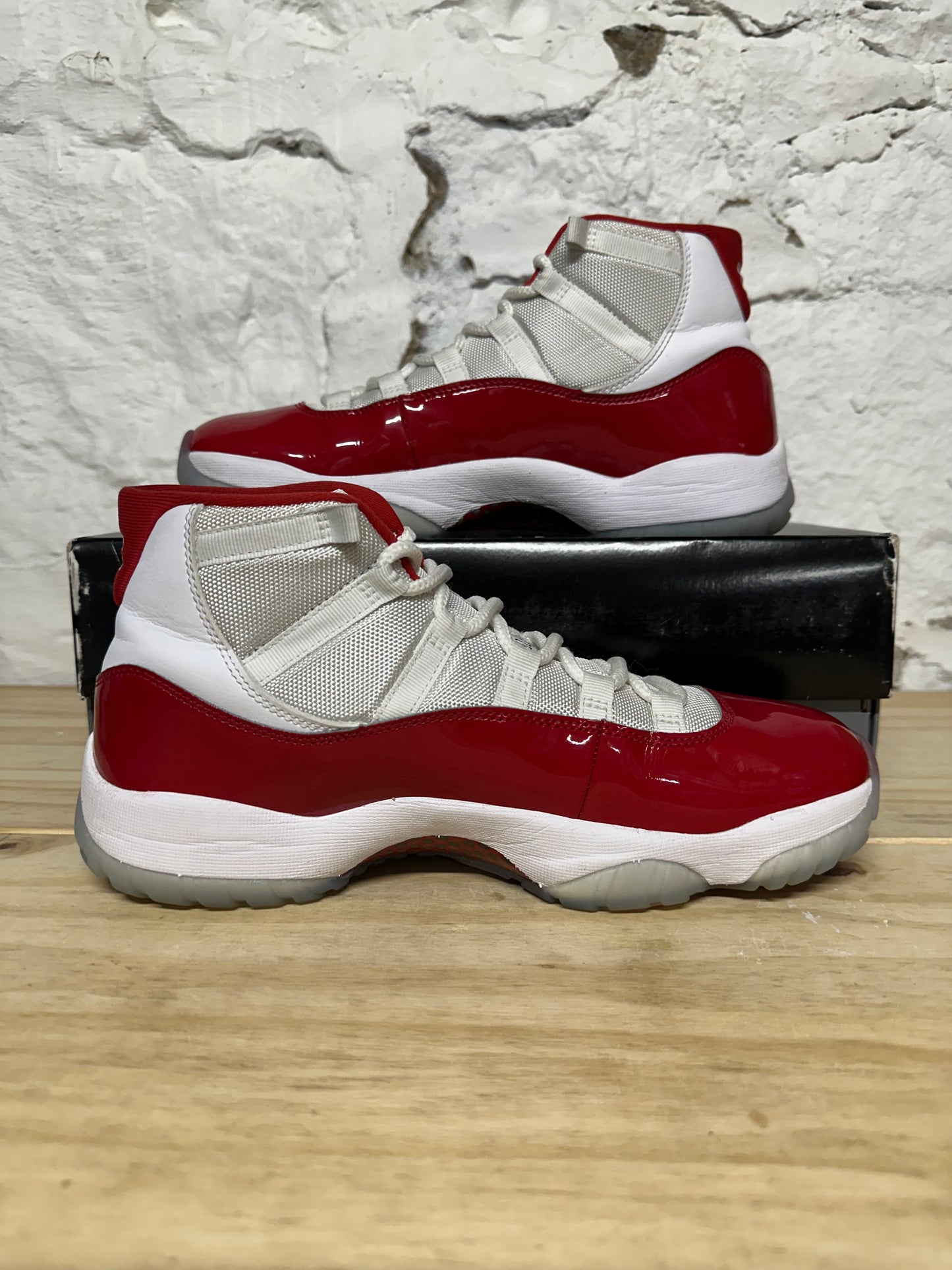 Air Jordan 11 High Cherry Sz 10