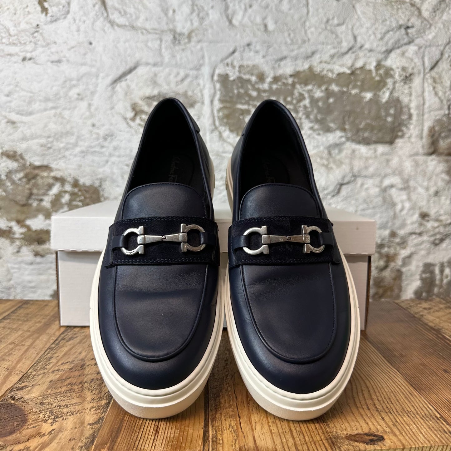 Ferragamo Gancini Navy White Loafer Sz 10
