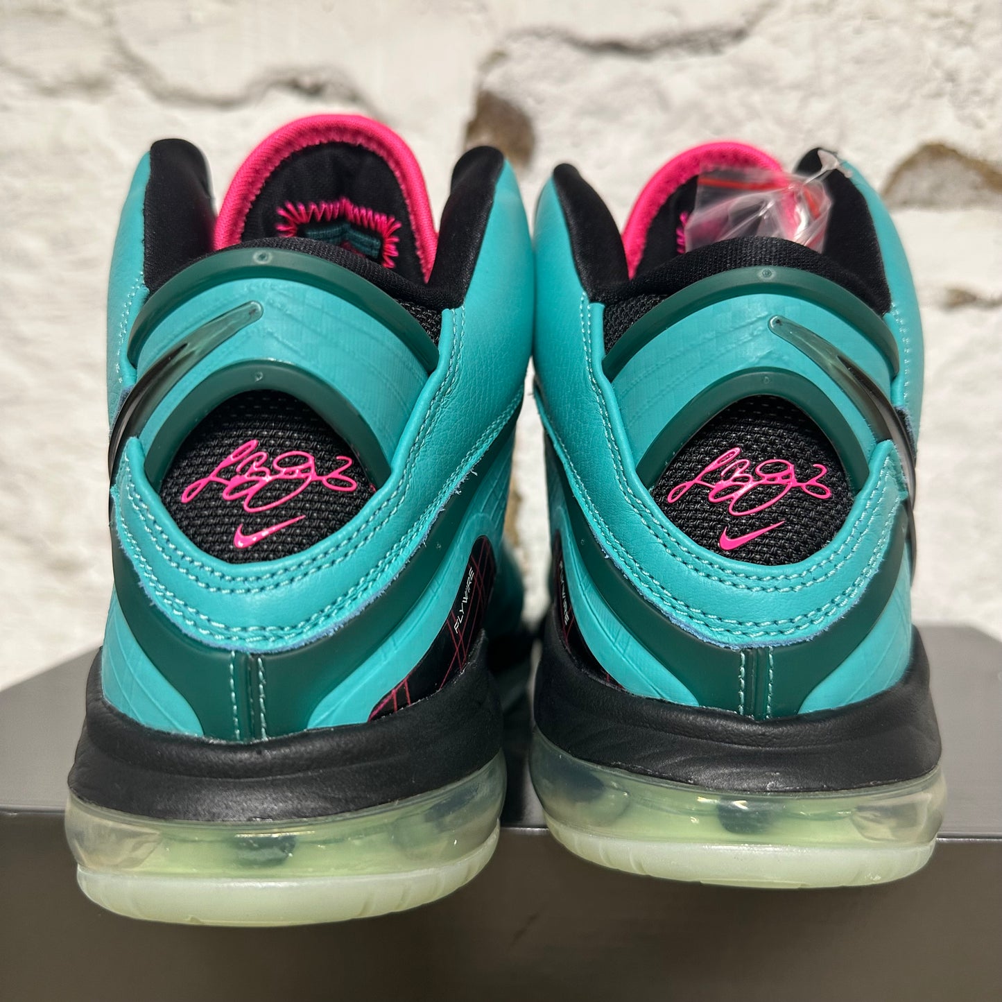 Nike LeBron 8 South Beach Sz 9 DS