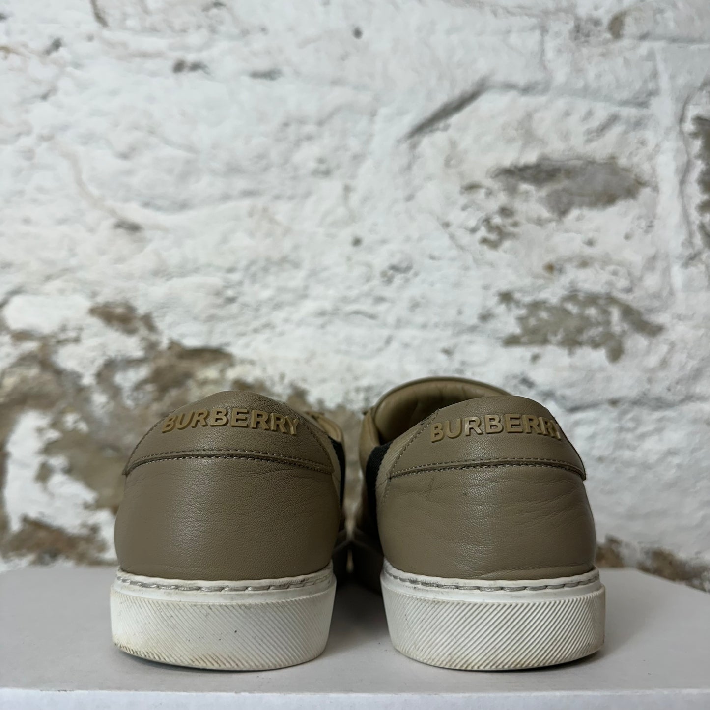 Burberry Plaid Beige Larkhall Sneaker Sz 6 (38.5)