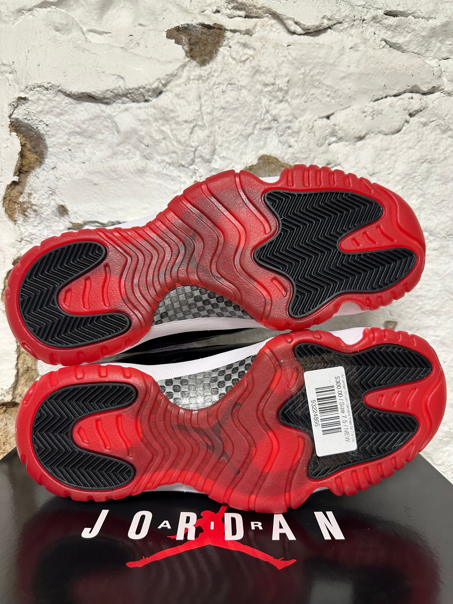 Air Jordan 11 Low Concord Bred Sz 7.5 DS