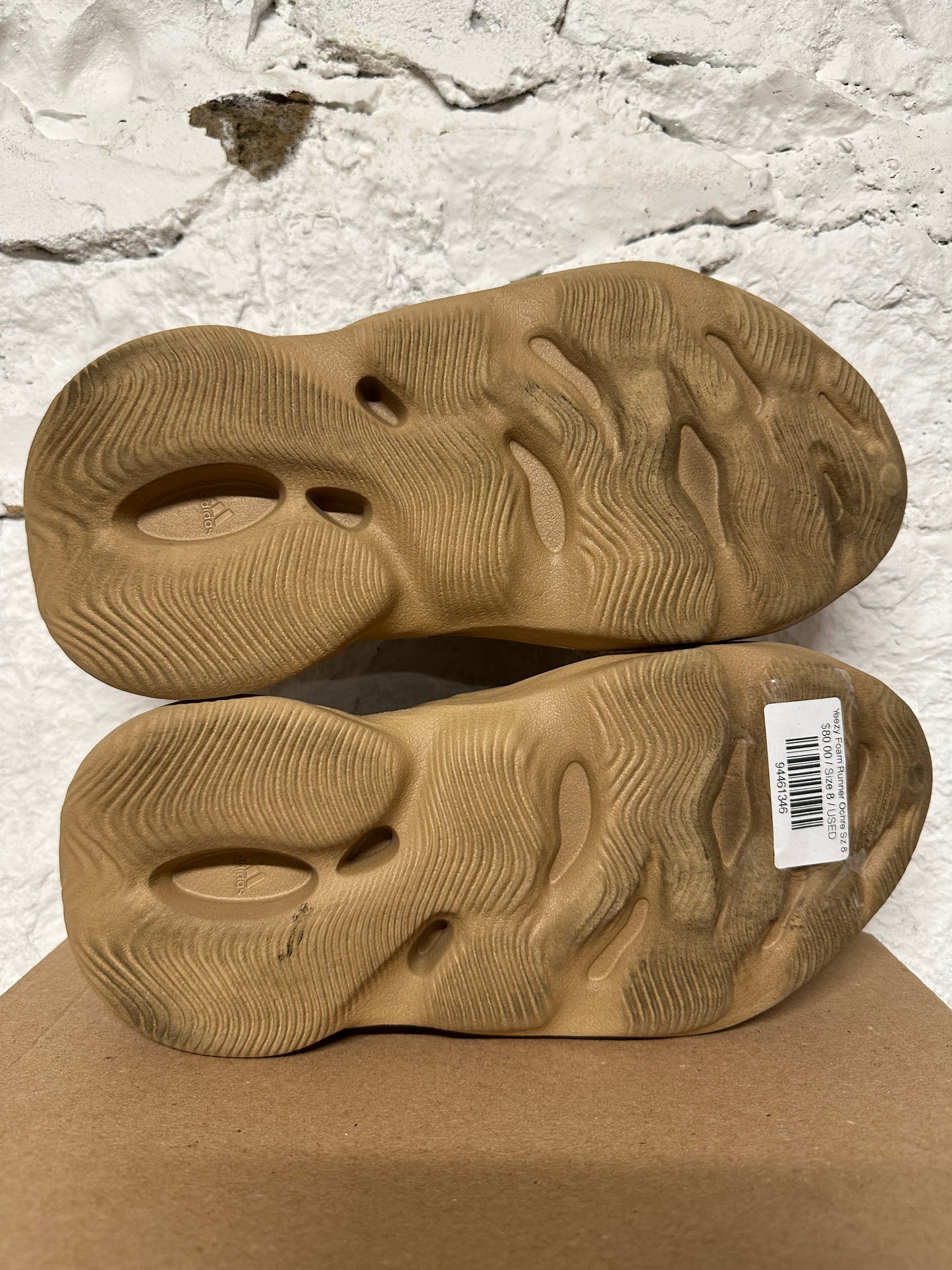 Yeezy Foam RNNR Ochre Sz 8