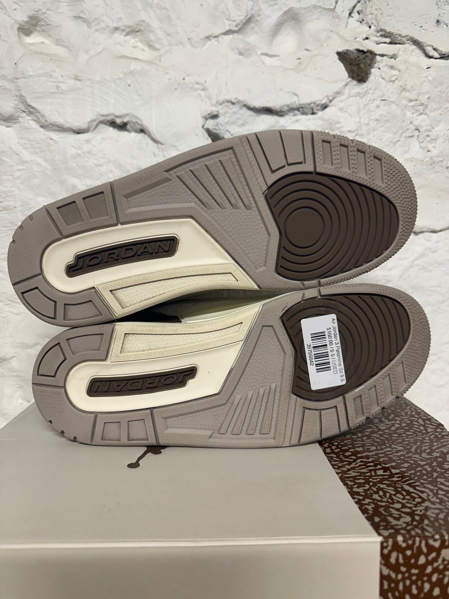 Air Jordan 3 Palomino Sz 9.5