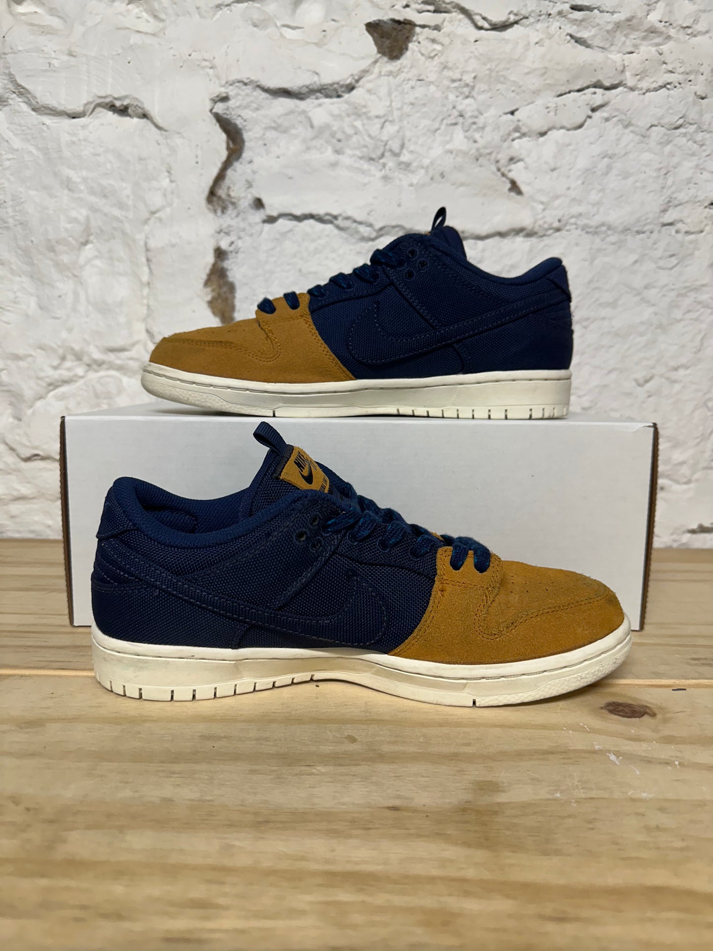 Nike Dunk Low SB Navy Desert Ochre Sz 7.5